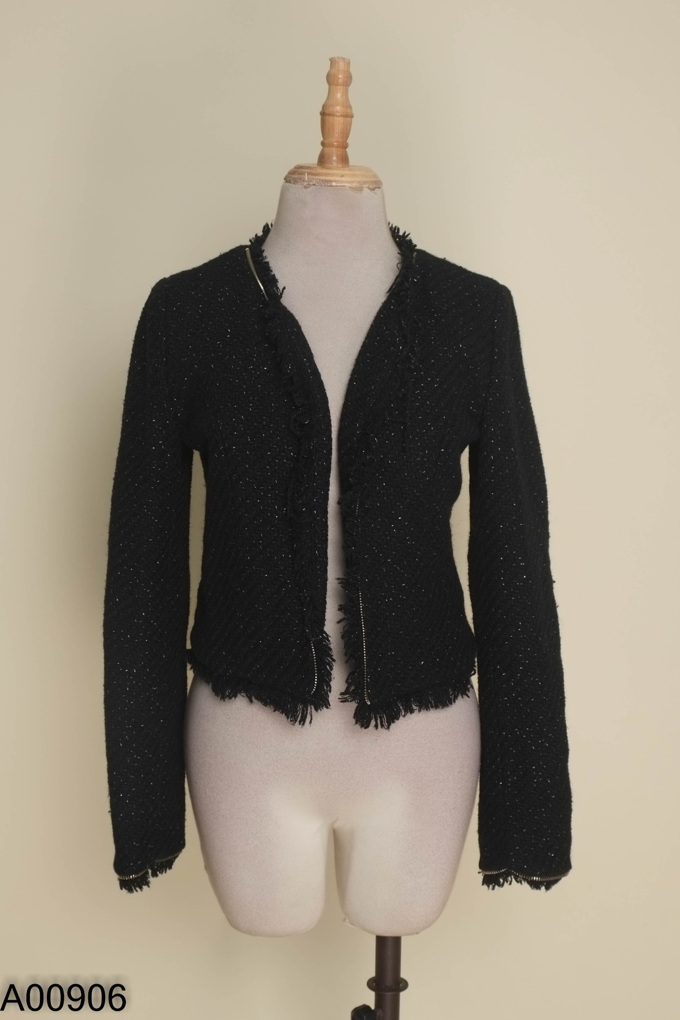 Áo khoác dạ ELISE đen kim tuyến