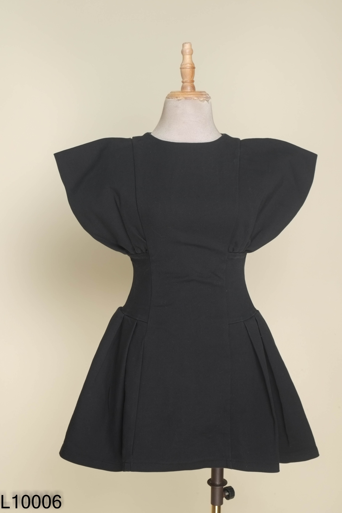 Váy đen BLISS SHOP ly eo