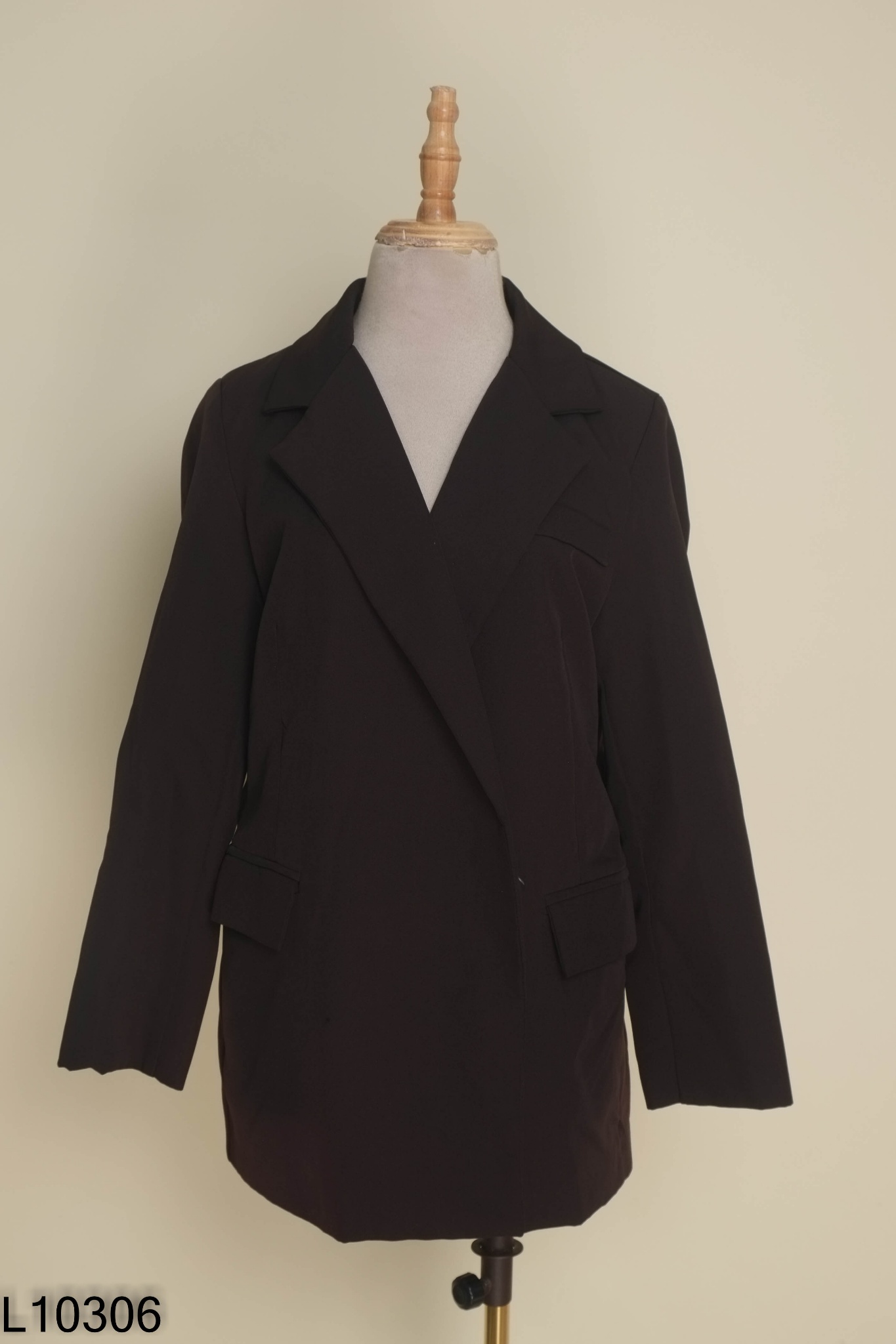 Áo blazer đen trơn