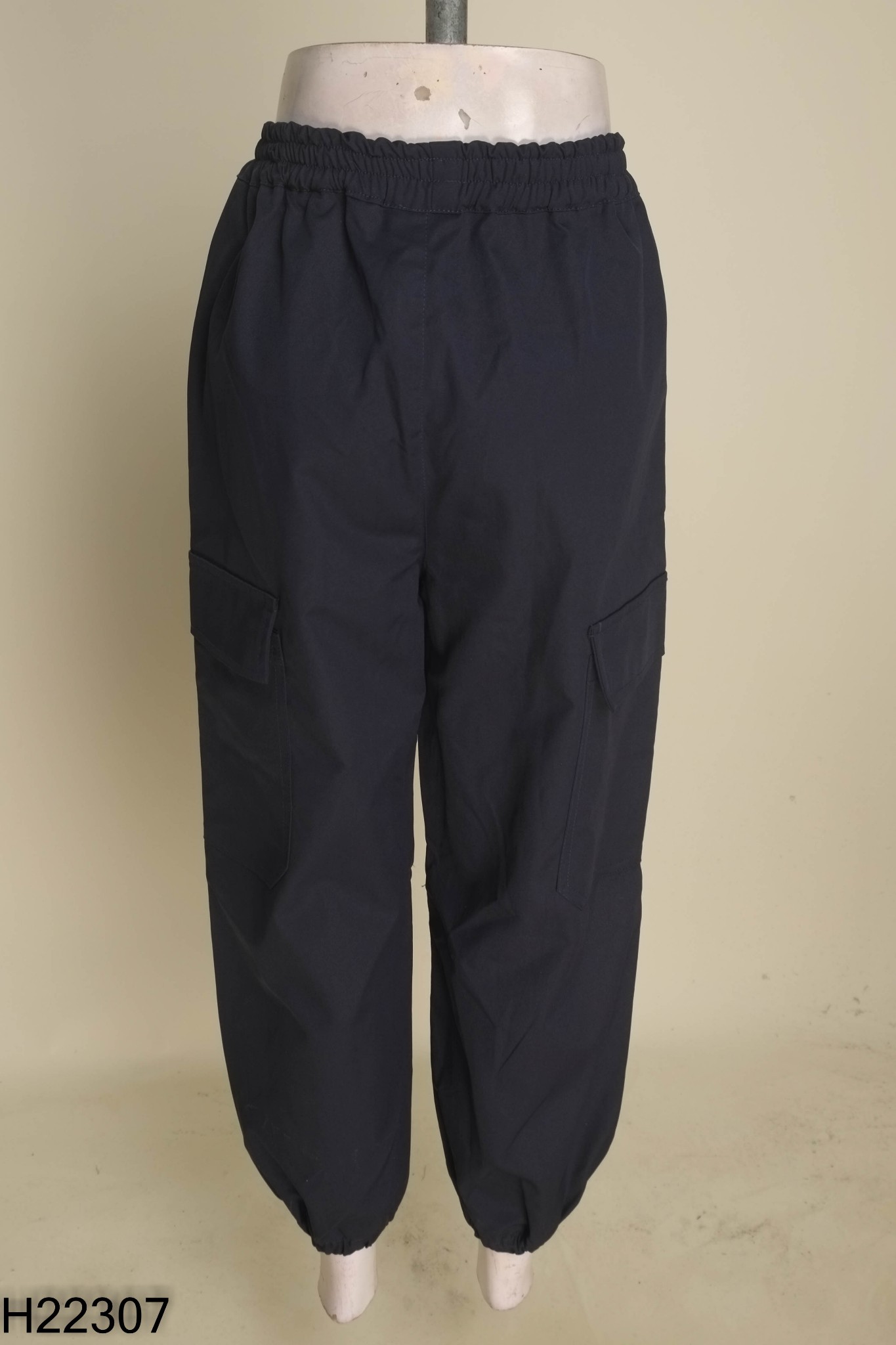 Quần kaki xanh than viền be