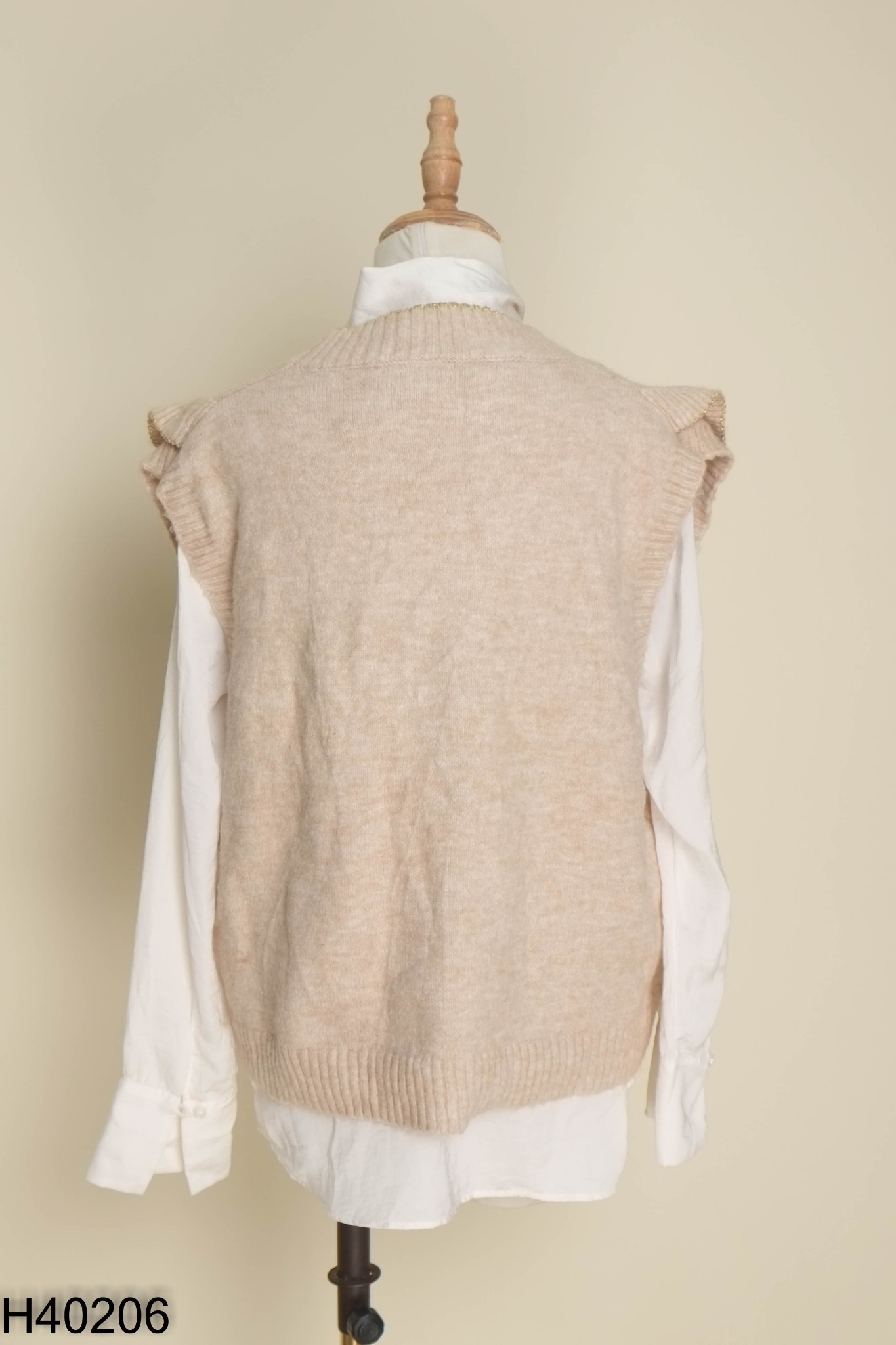 Set áo gile len UZZU be + sơ mi UNIQLO be