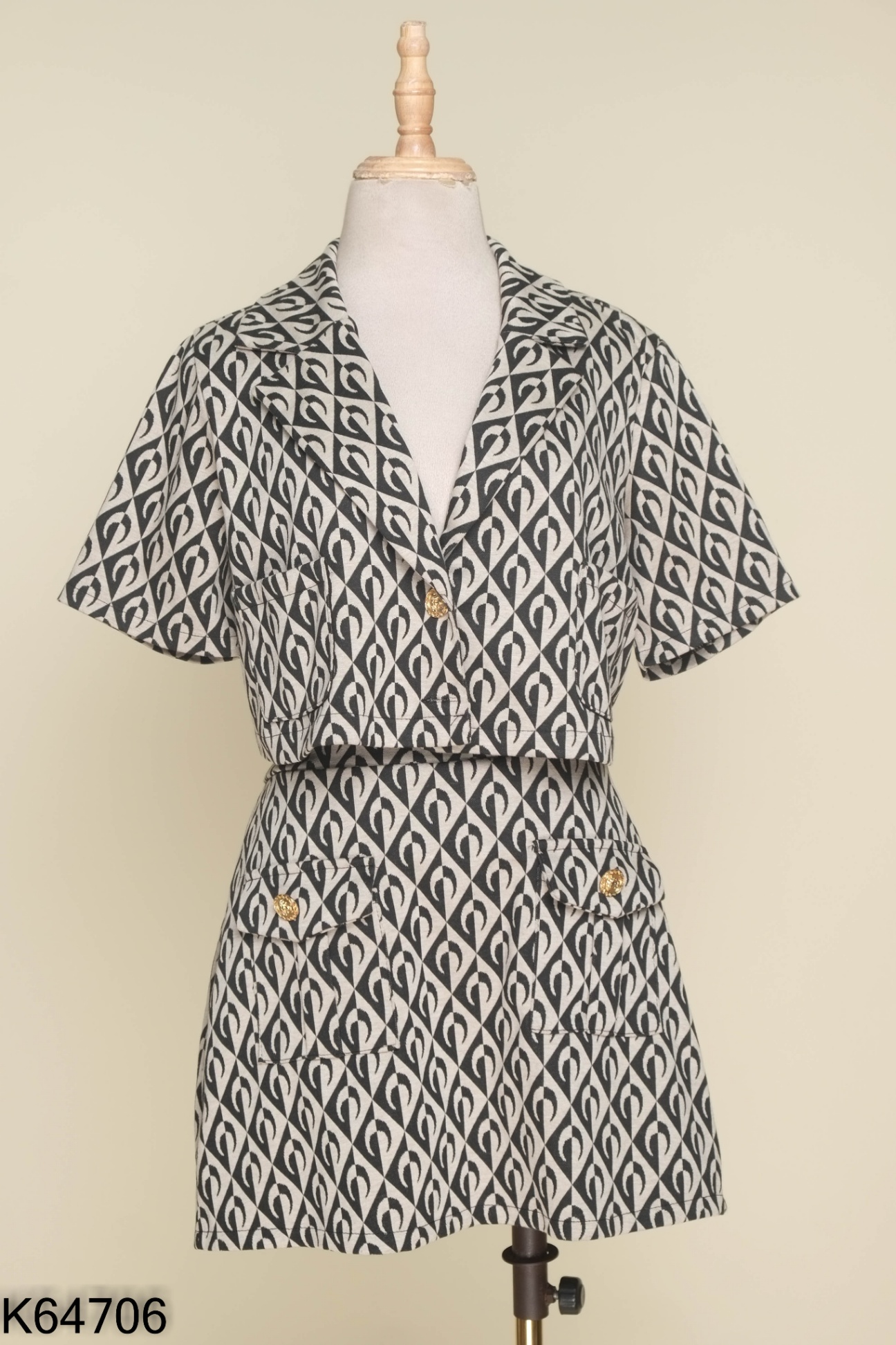 SET áo vest be dáng ngắn+ chân váy