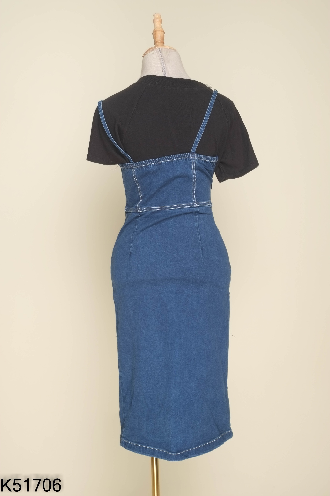 SET áo crotop đen + yếm jeans xanh