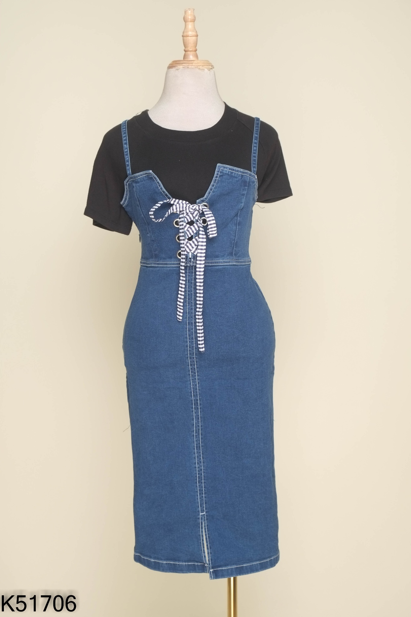 SET áo crotop đen + yếm jeans xanh