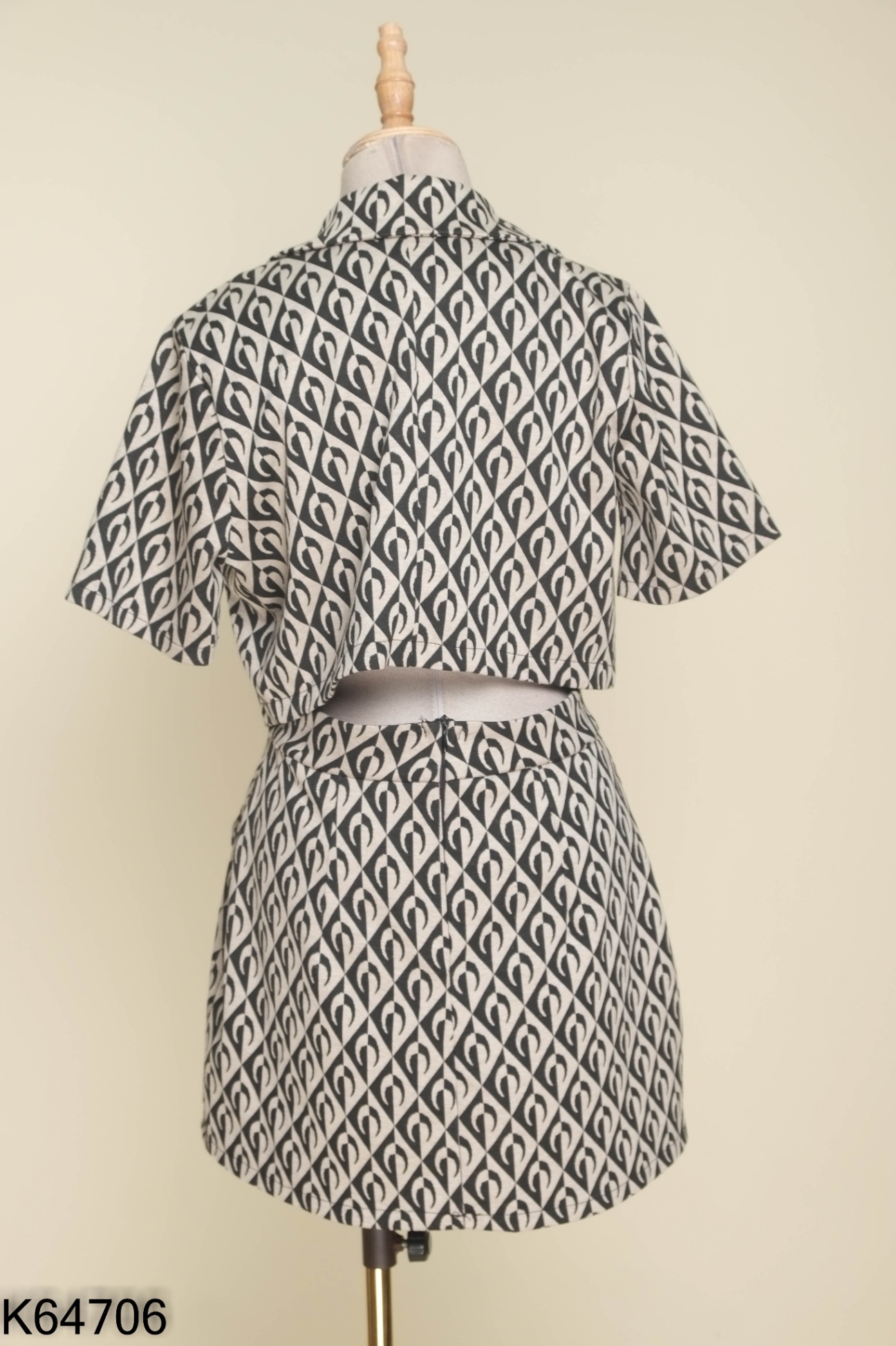 SET áo vest be dáng ngắn+ chân váy