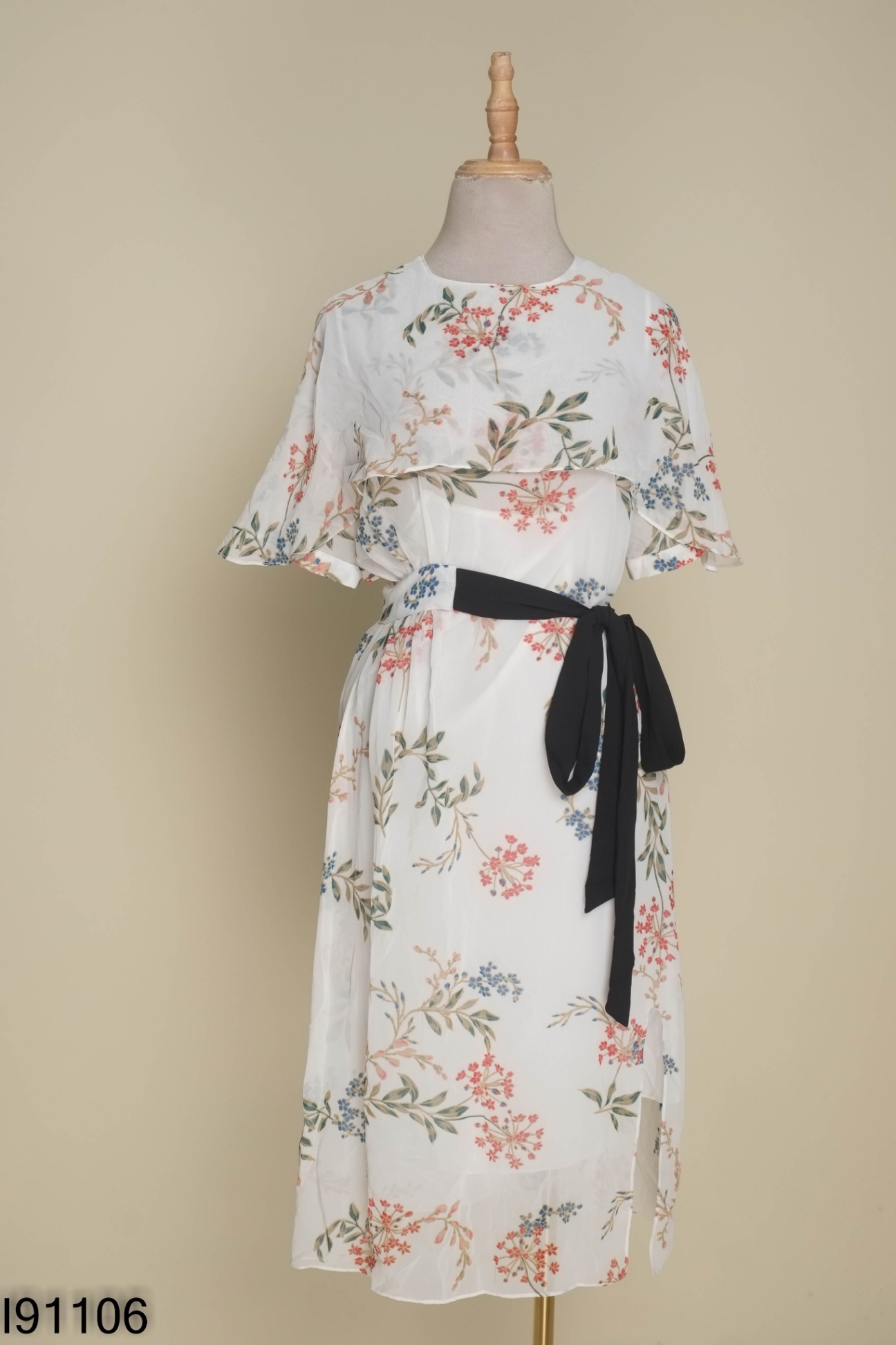 Váy ELISE trắng hoa (kèm lót)