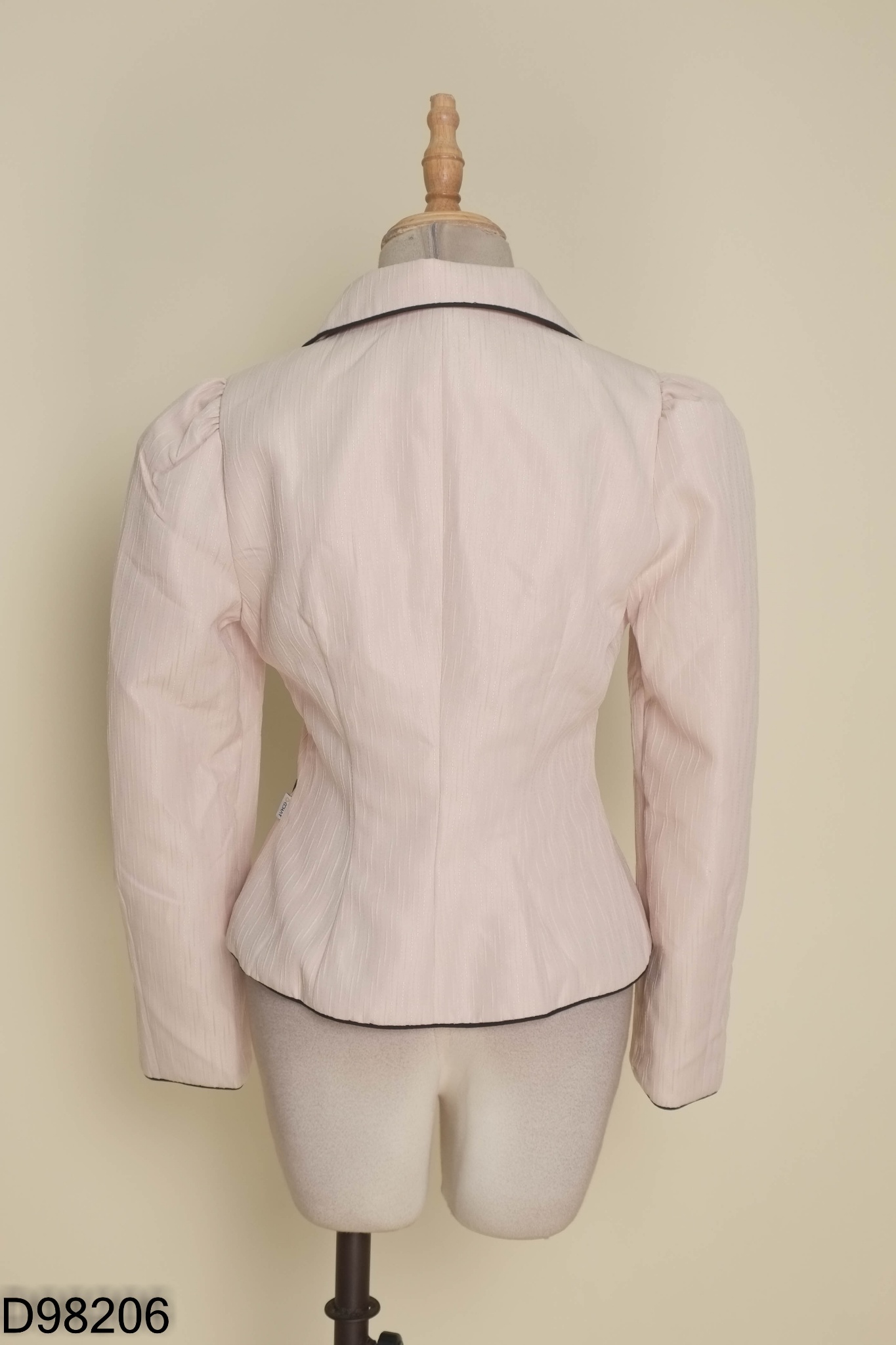 Áo be CCHAT viền đen cổ vest