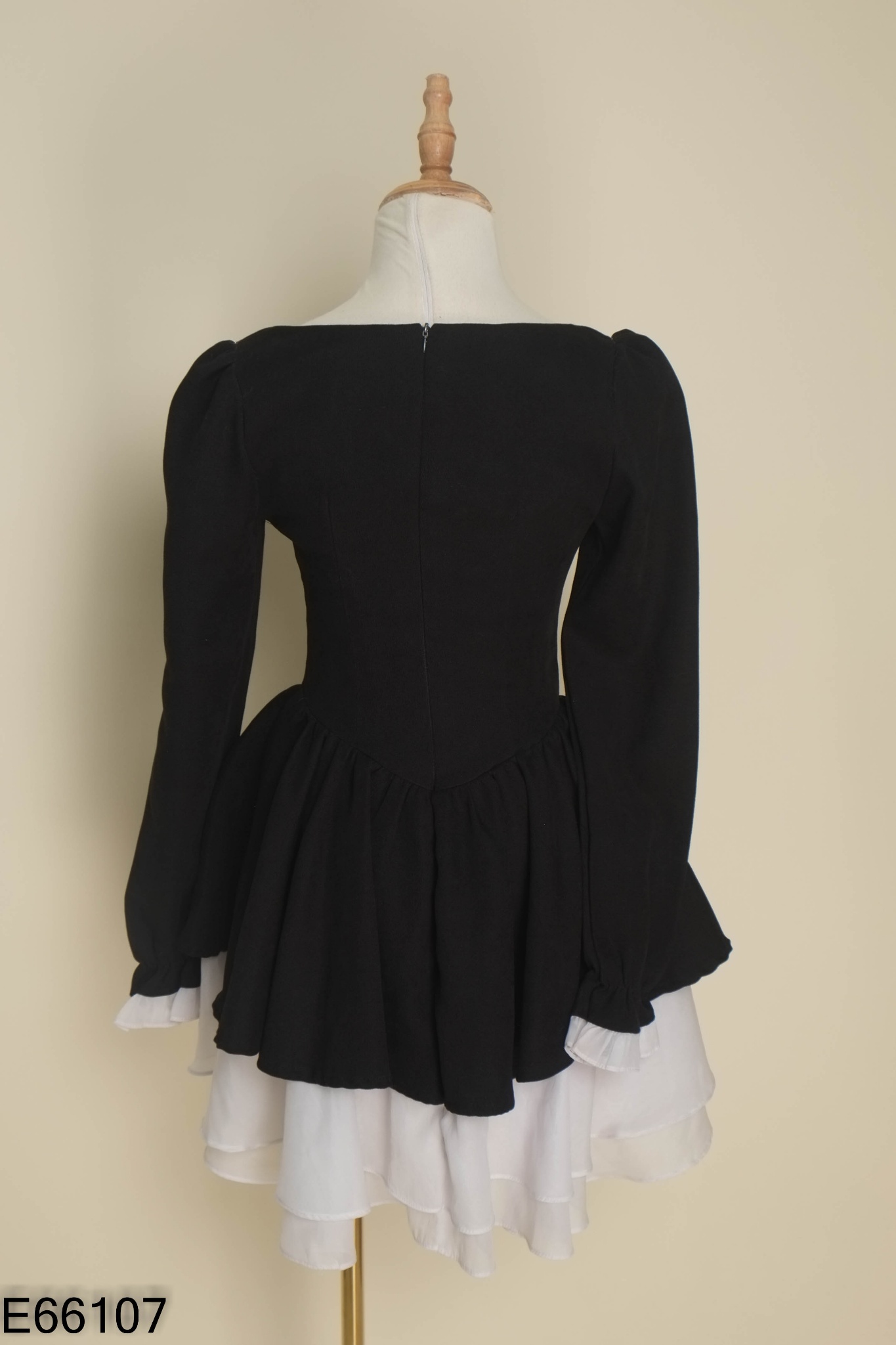 Váy CHARMY CLOTHES đen viền trắng
