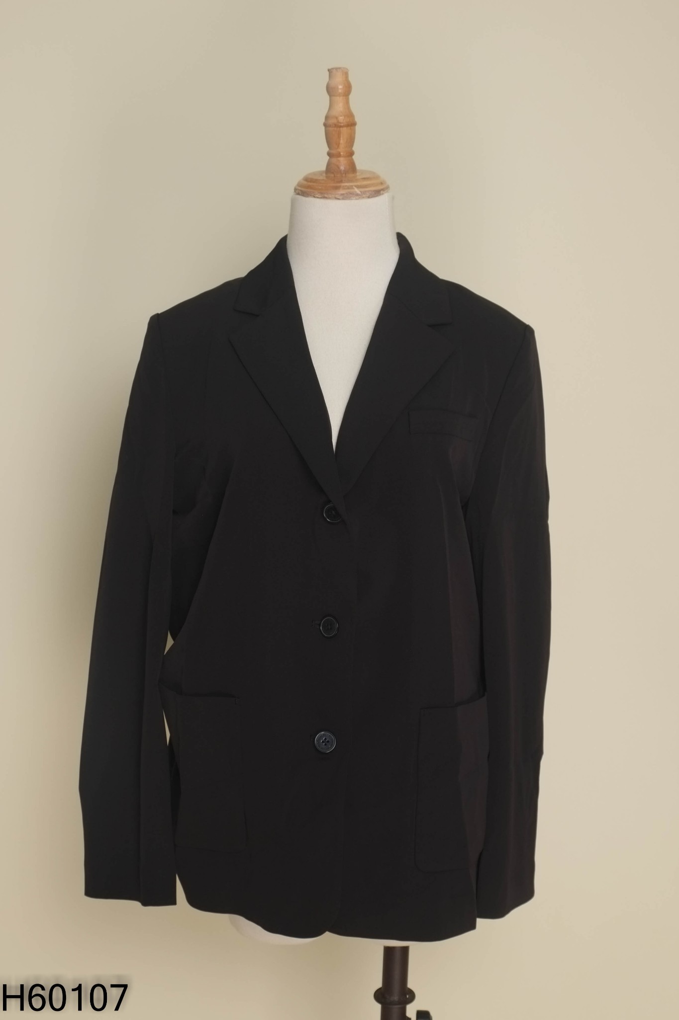 Áo blazer đen mỏng 3 cúc