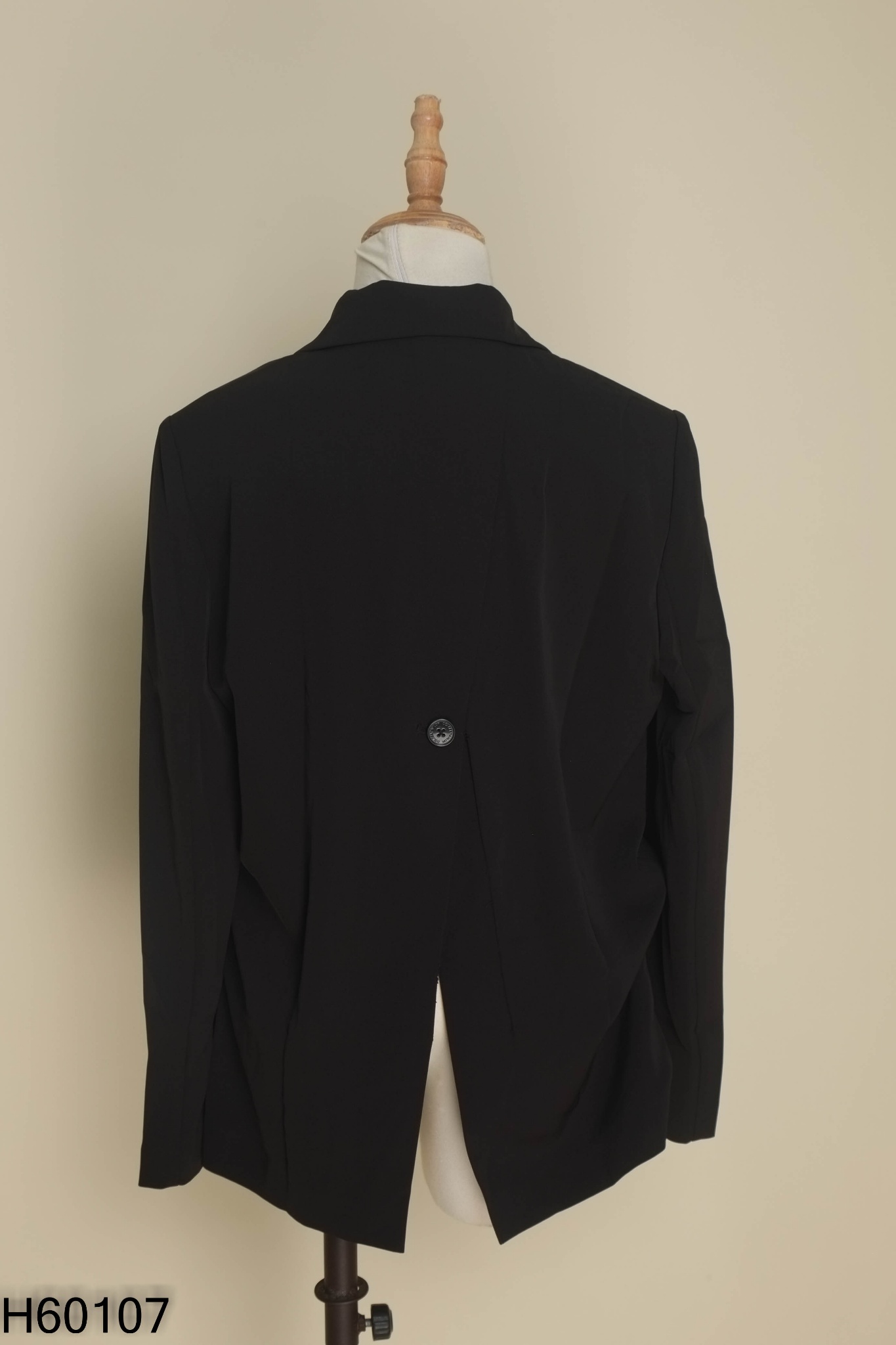 Áo blazer đen mỏng 3 cúc