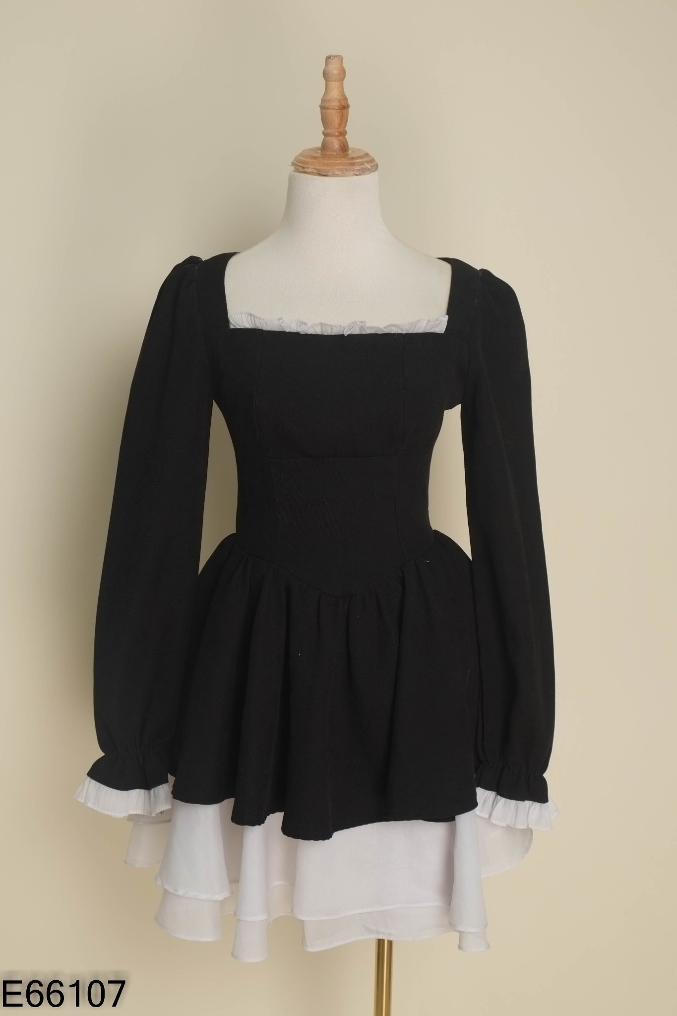 Váy CHARMY CLOTHES đen viền trắng
