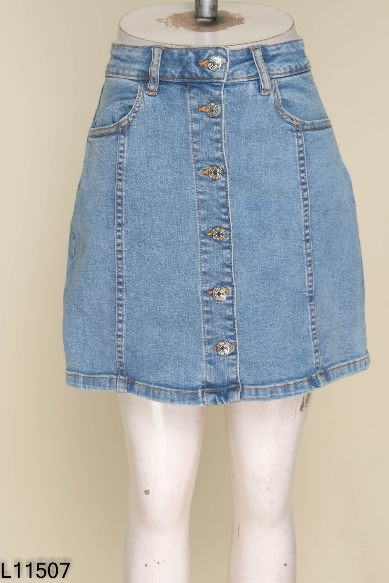 Chân váy MANGO jeans xanh phối cúc