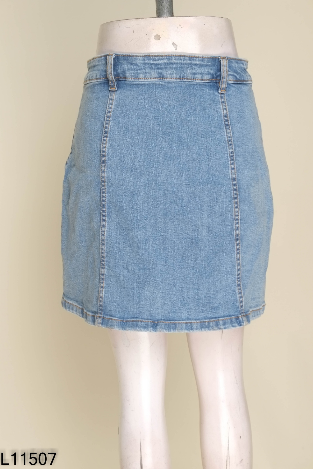 Chân váy MANGO jeans xanh phối cúc