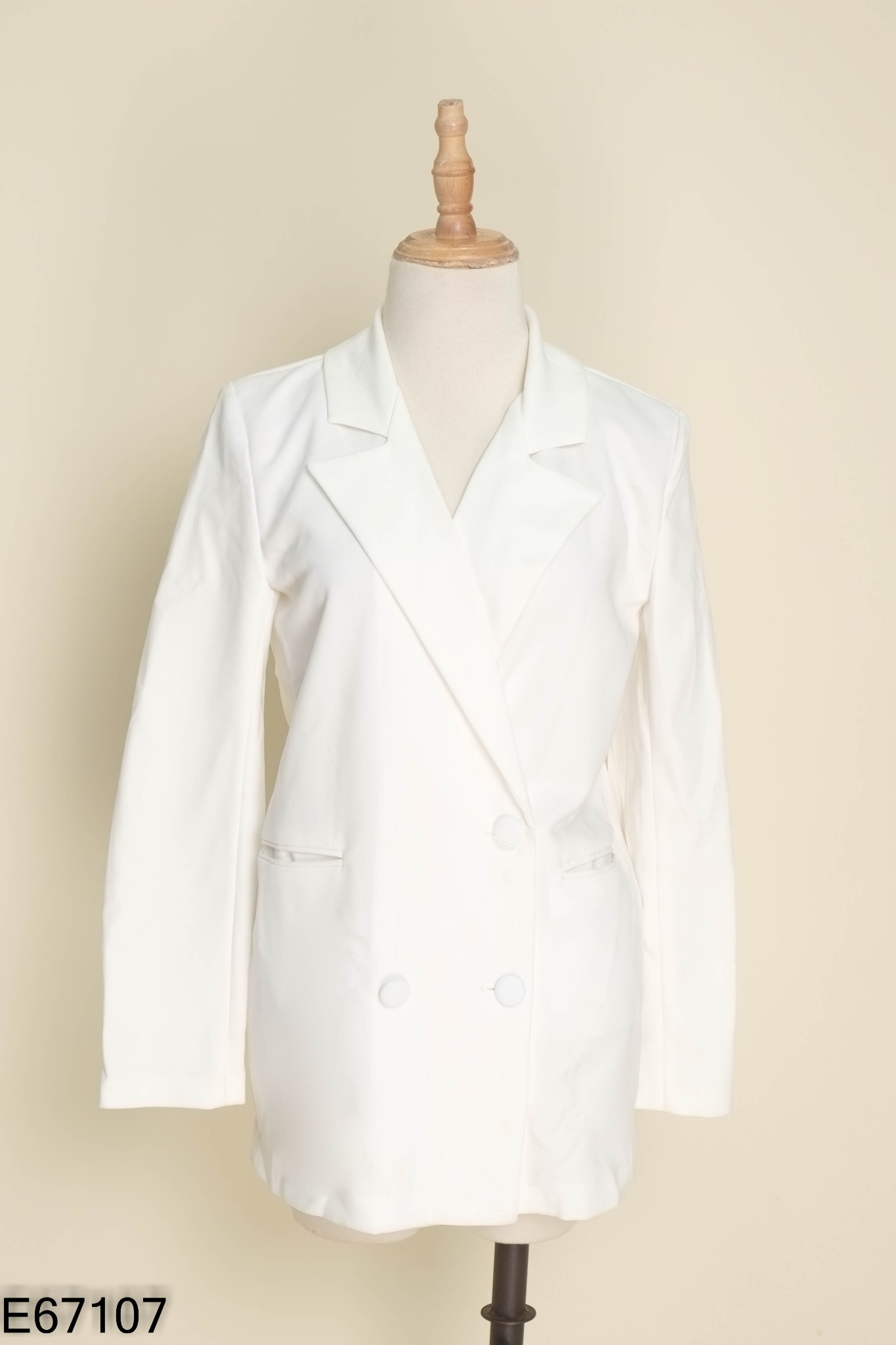 Áo blazer LAMIGO trắng phối cúc (1 lớp)
