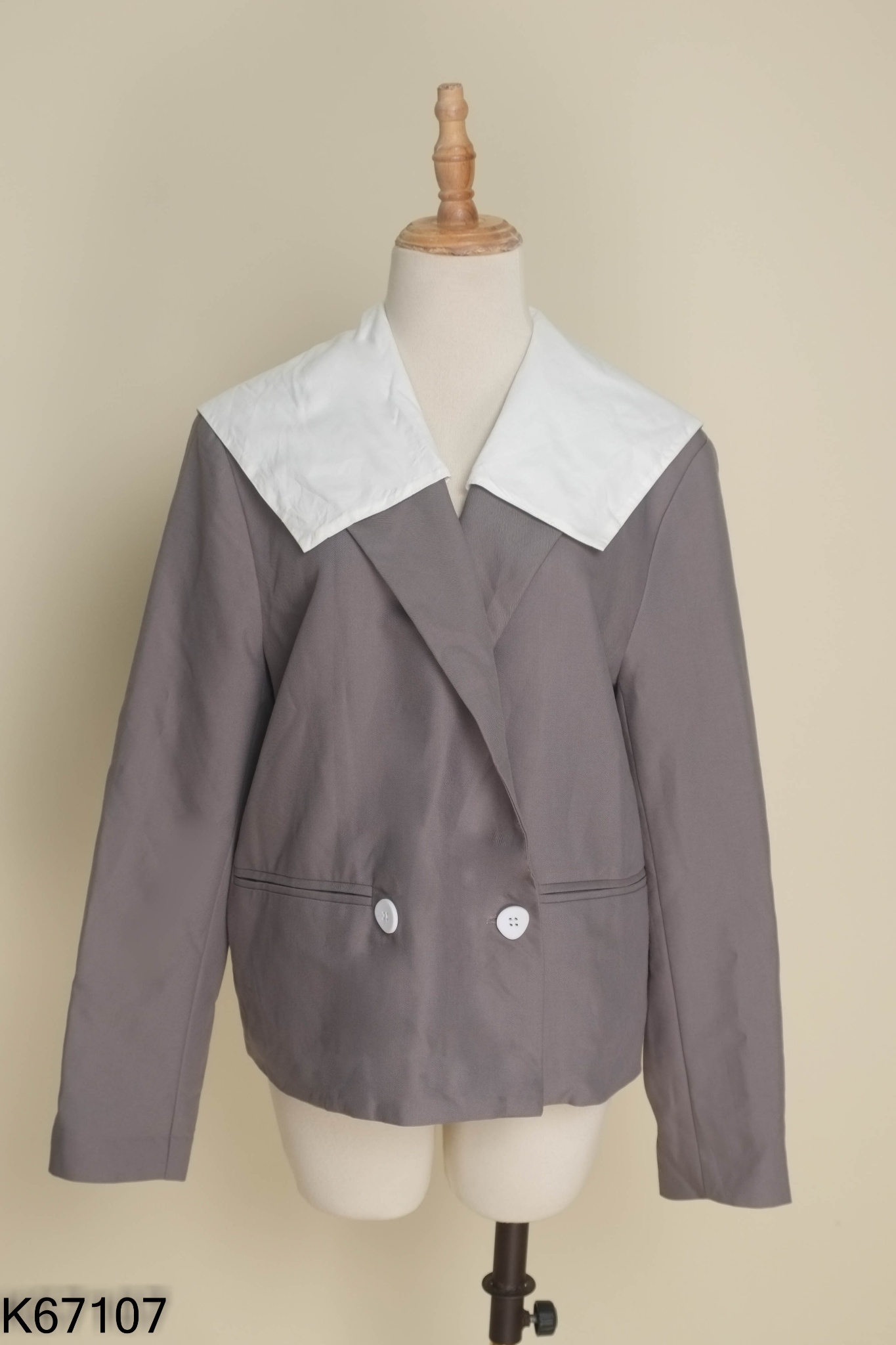 Áo khoác vest xám cổ trắng