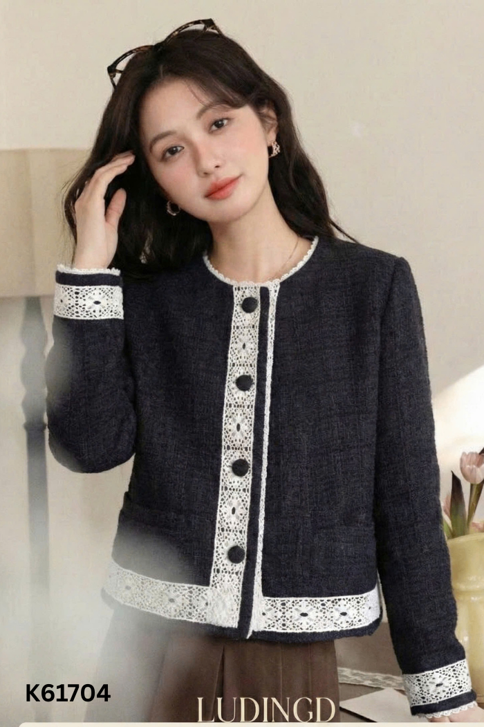 Áo dạ đen viền ren trắng