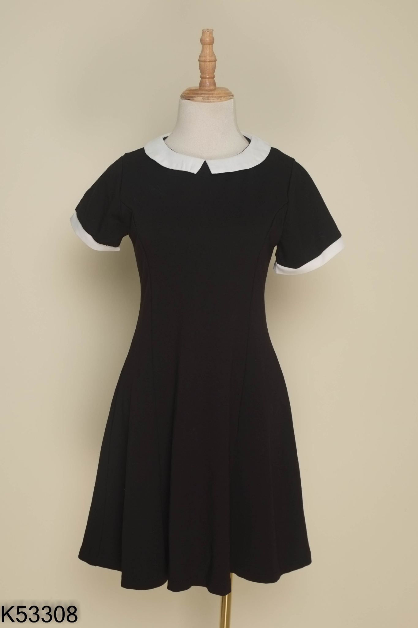 Váy EMLY CLOTHING đen cổ trắng