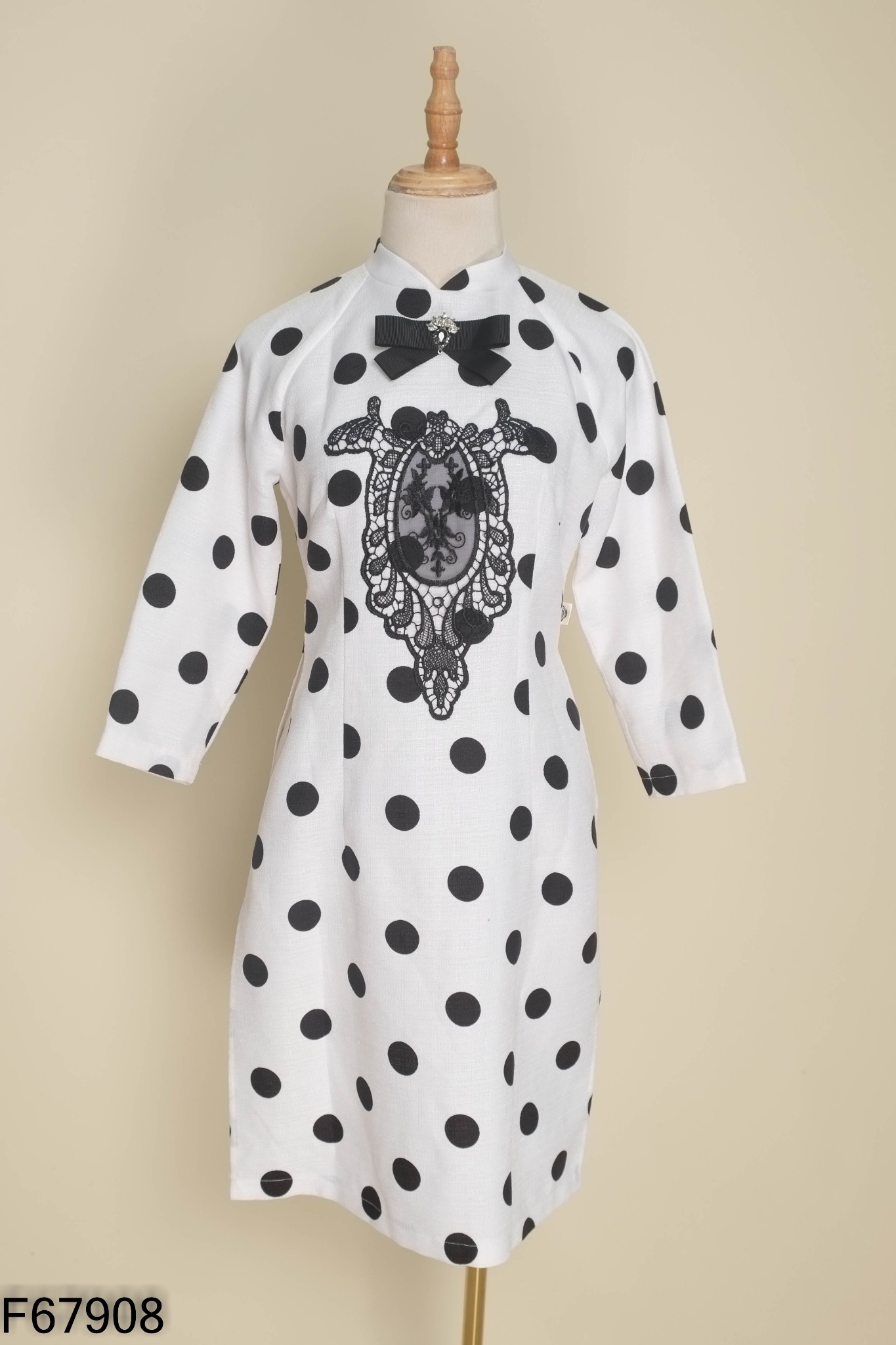 Áo dài ADORE DRESS trắng chấm bi đen