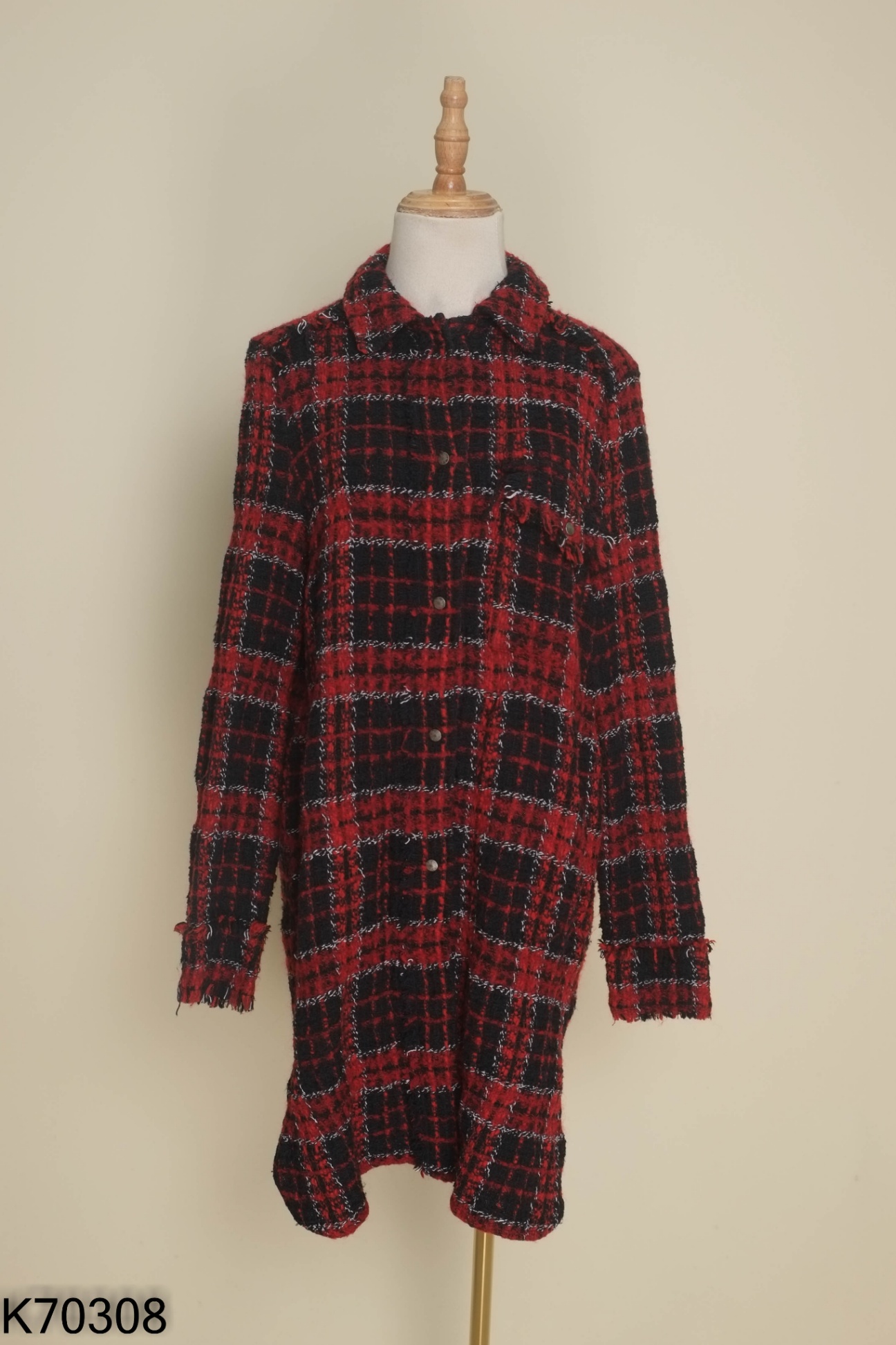 Áo khoác len TRF OUTERWEAR đen phối đỏ