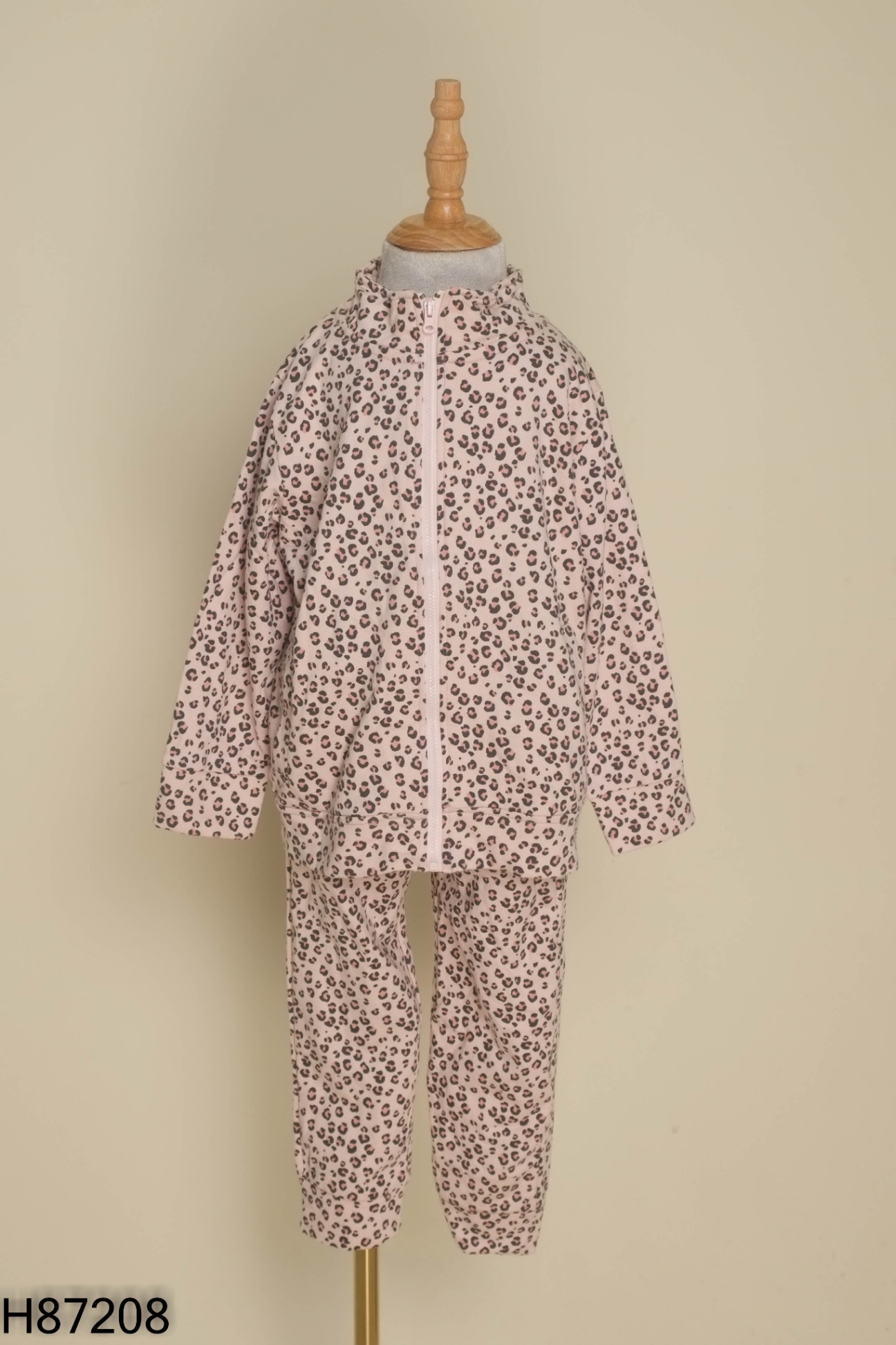 Set áo + quần nỉ GAP hồng họa tiết báo KIDS