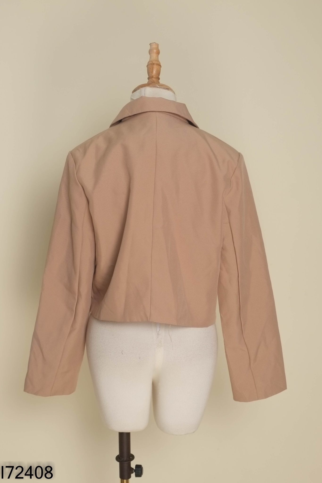 Áo be cổ vest dáng ngắn