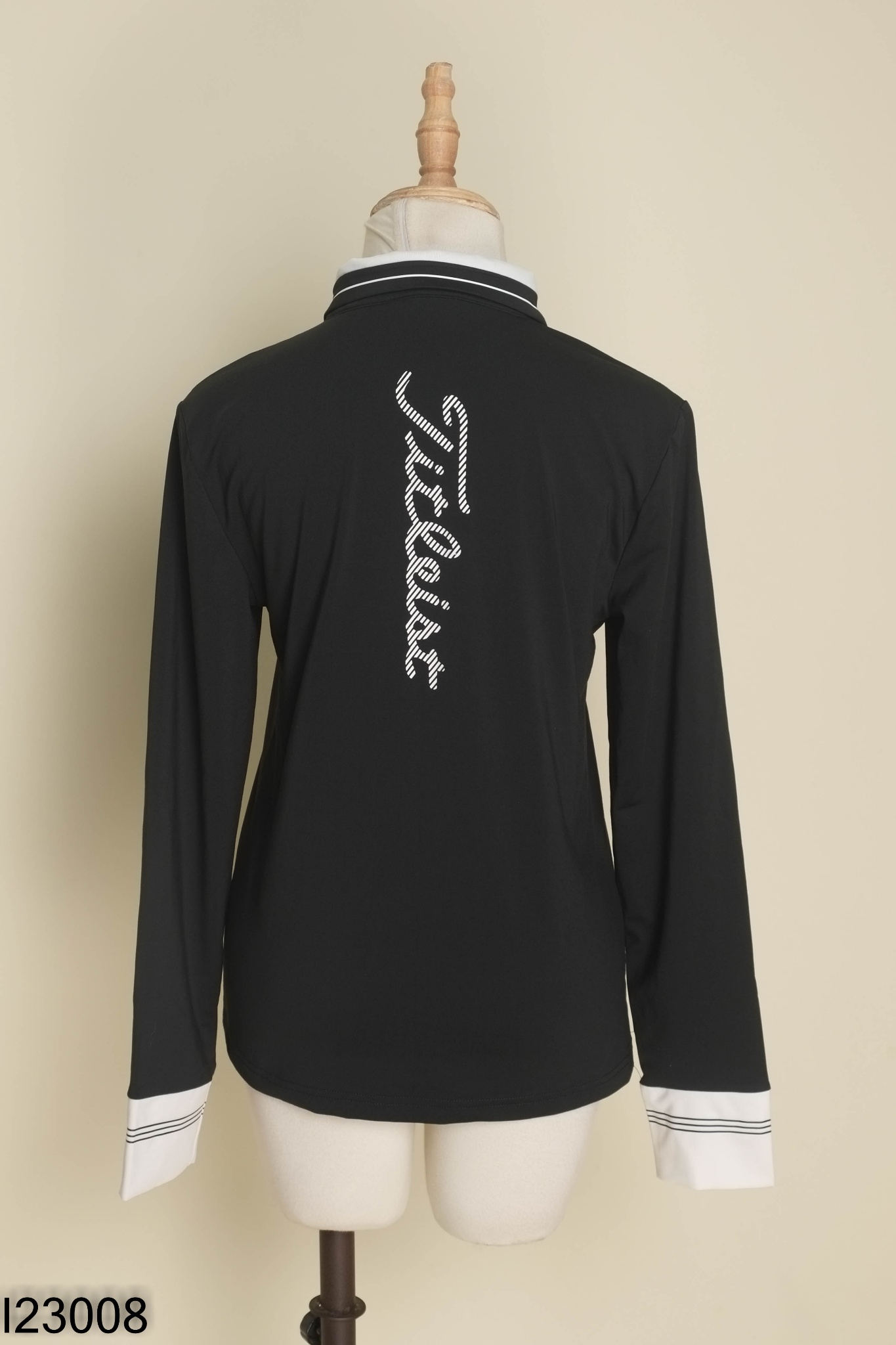 Áo polo đen dài tay chữ trắng