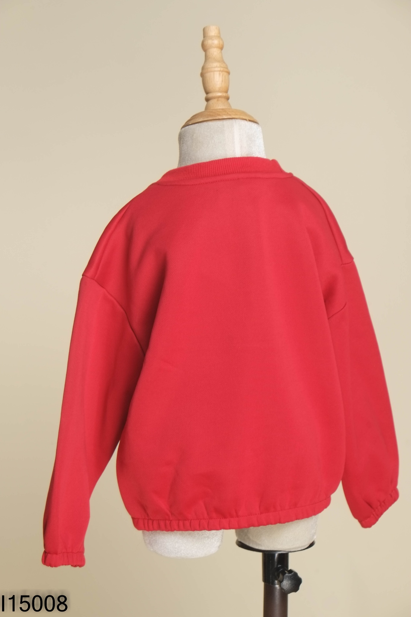 Áo sweater đỏ in chữ KIDS