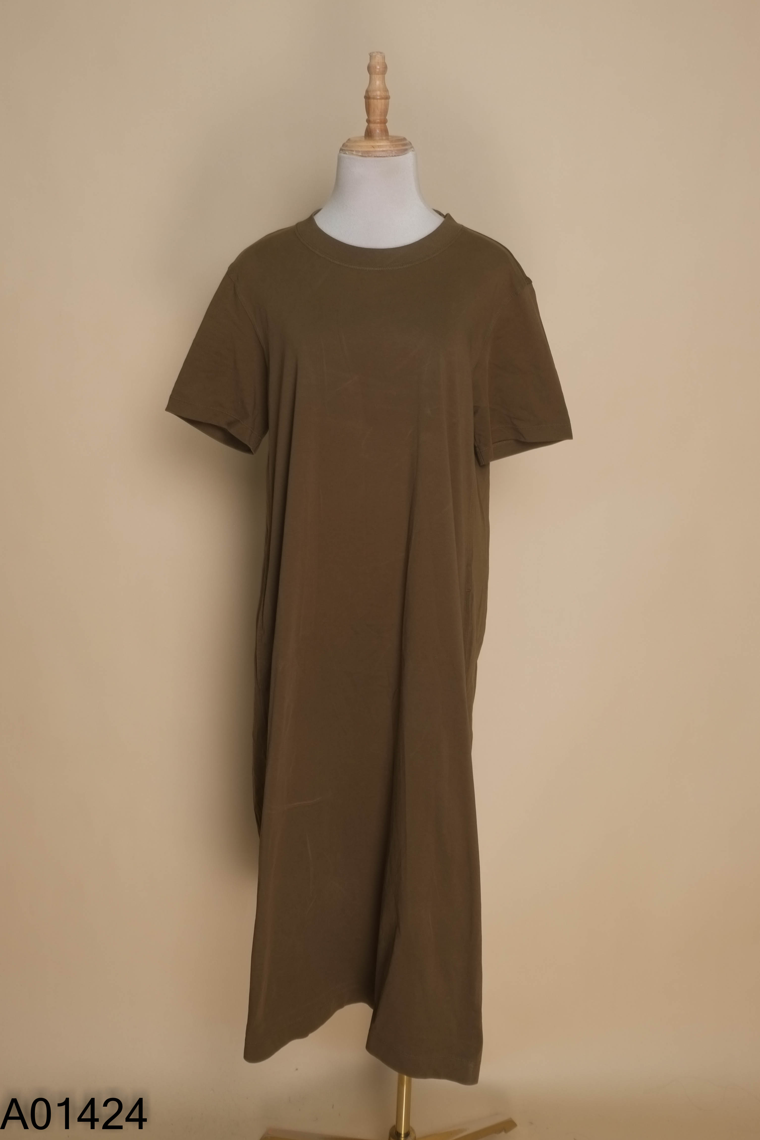 Váy UNIQLO xanh rêu suông