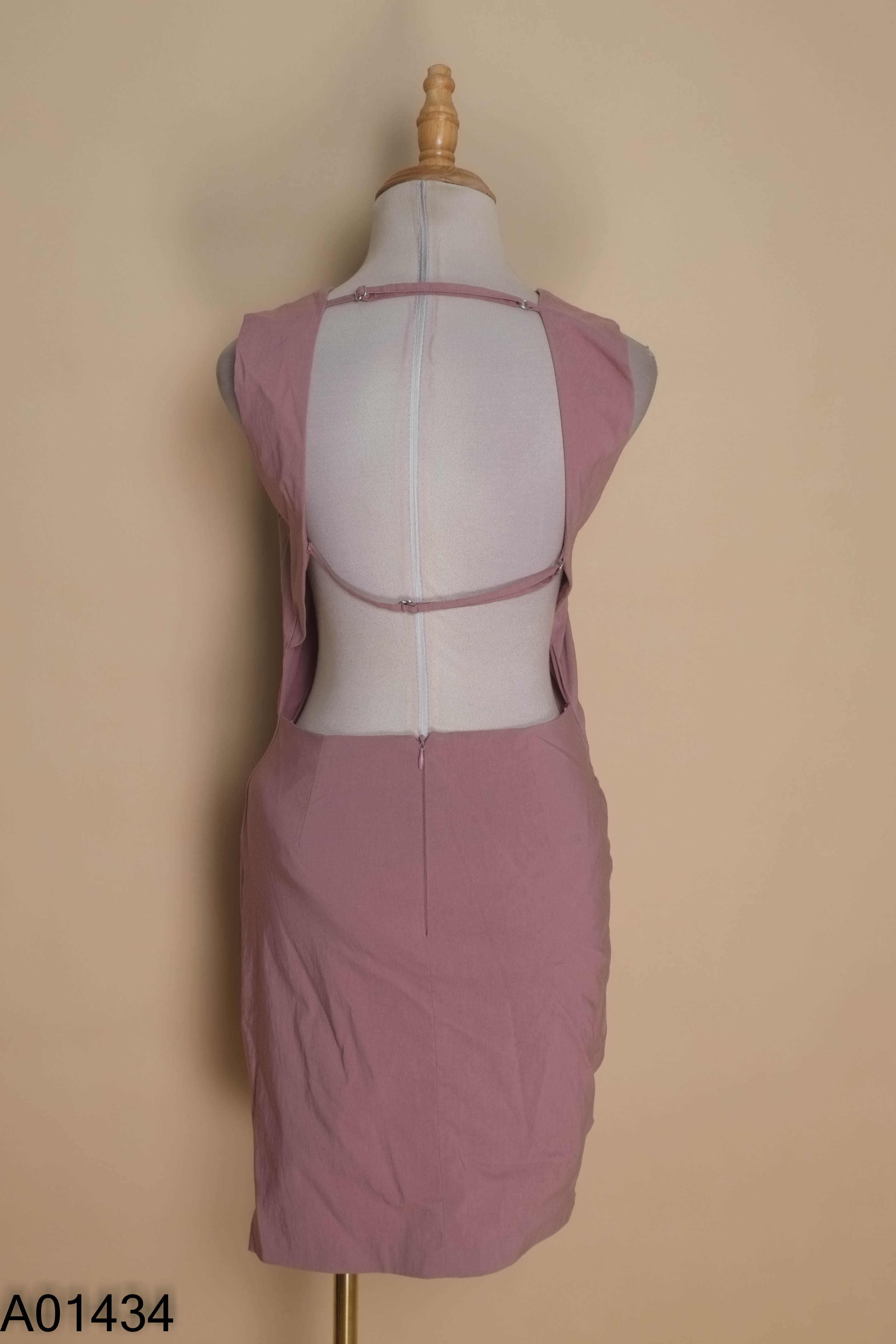 Váy hồng ZARA hở lưng