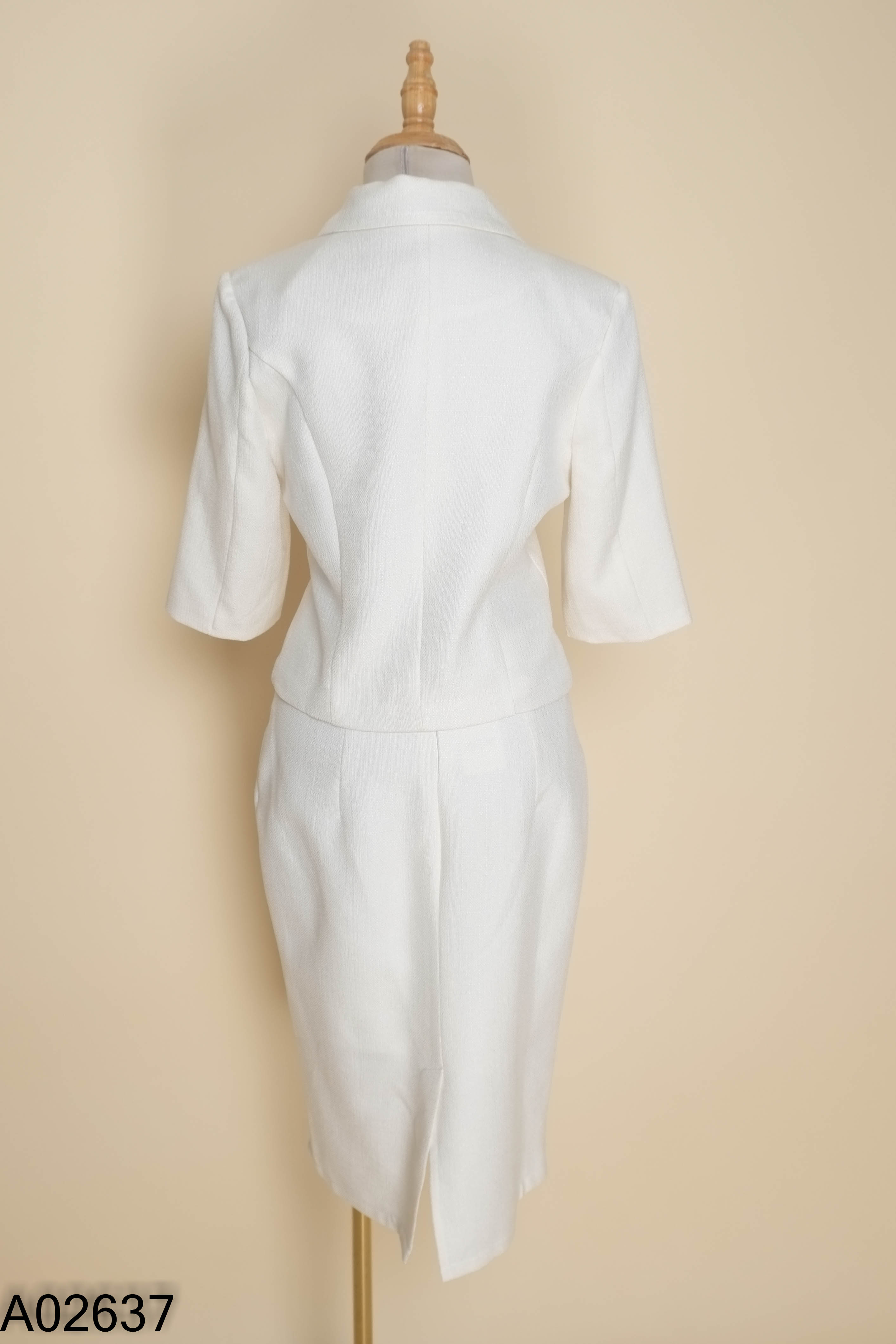 SET áo dạ kem cổ vest+ chân váy