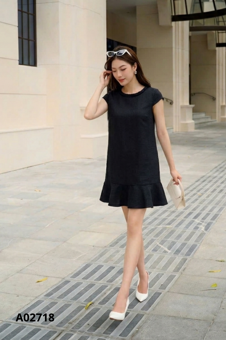 Váy TOPSHOP đen suông