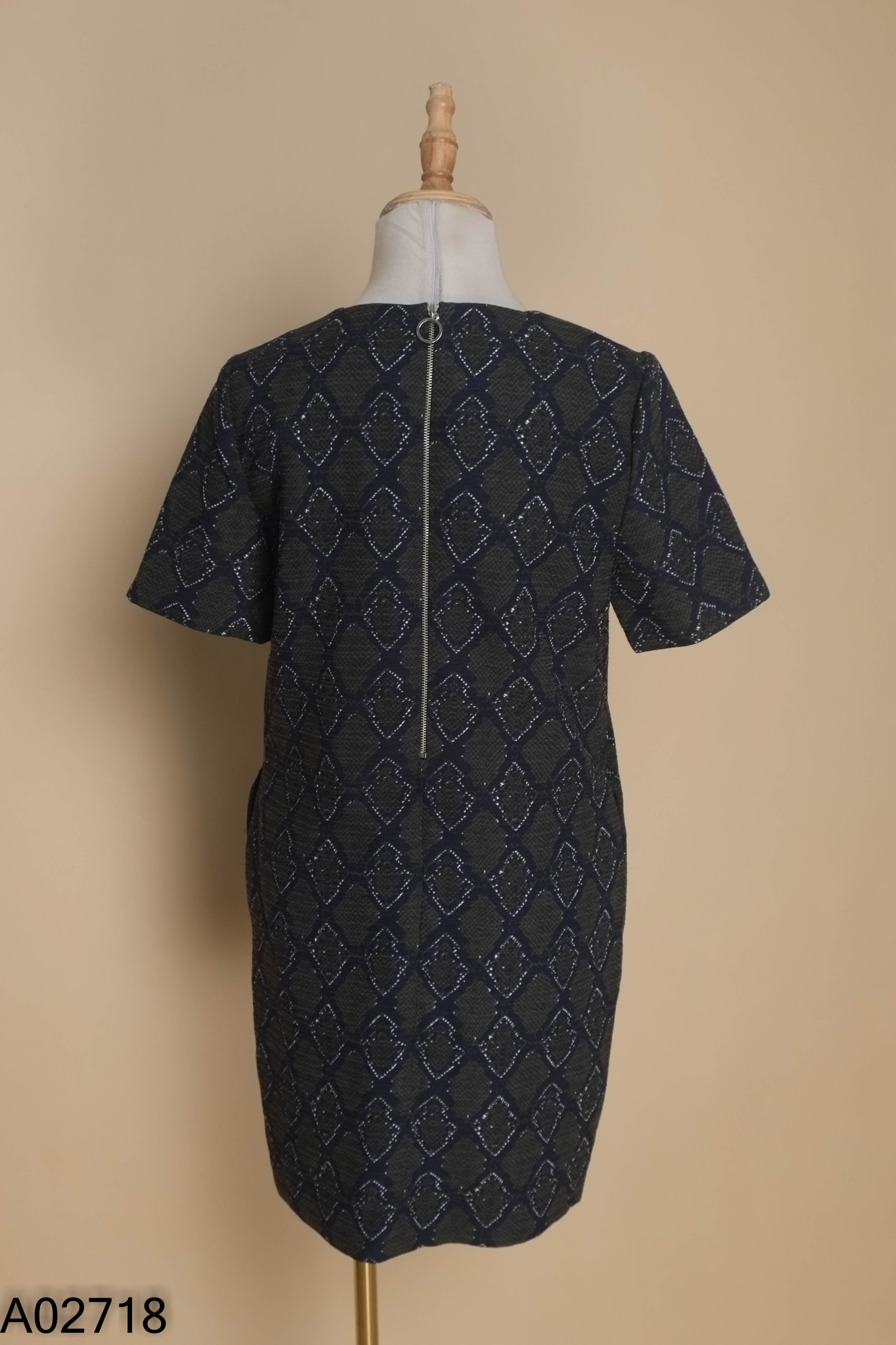 Váy MIXXO xanh họa tiết suông