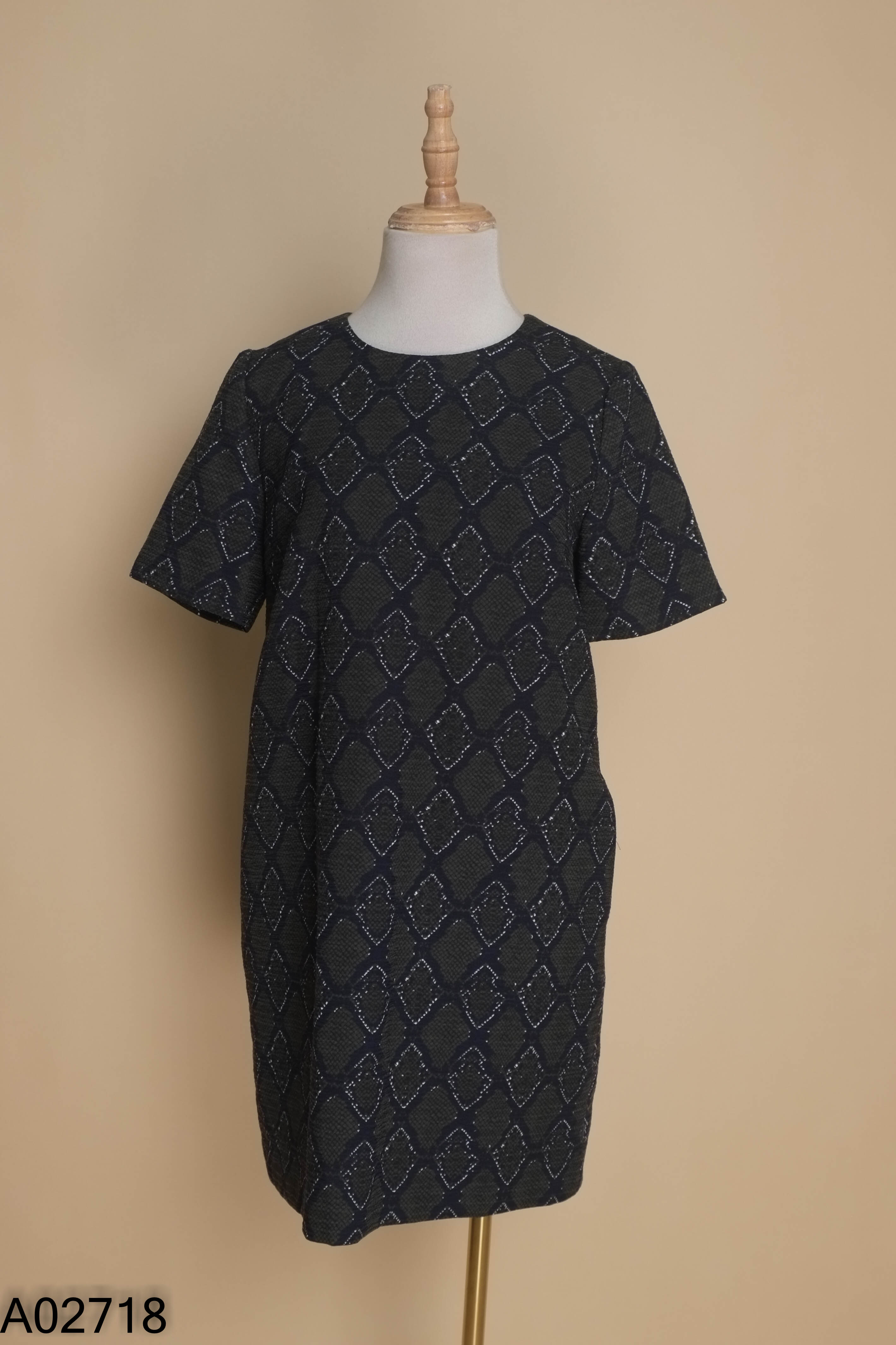 Váy MIXXO xanh họa tiết suông