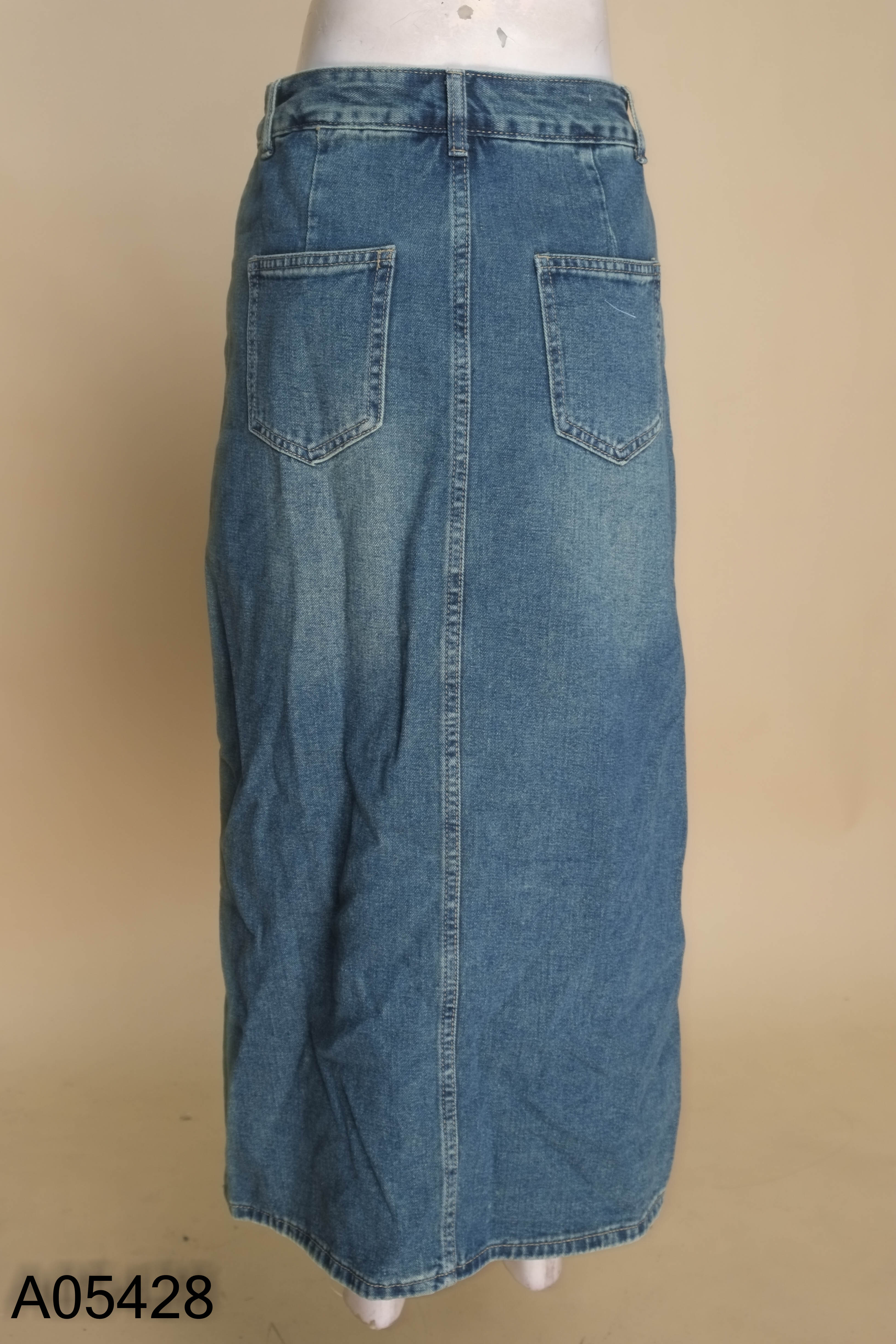 Chân váy jeans xanh xẻ