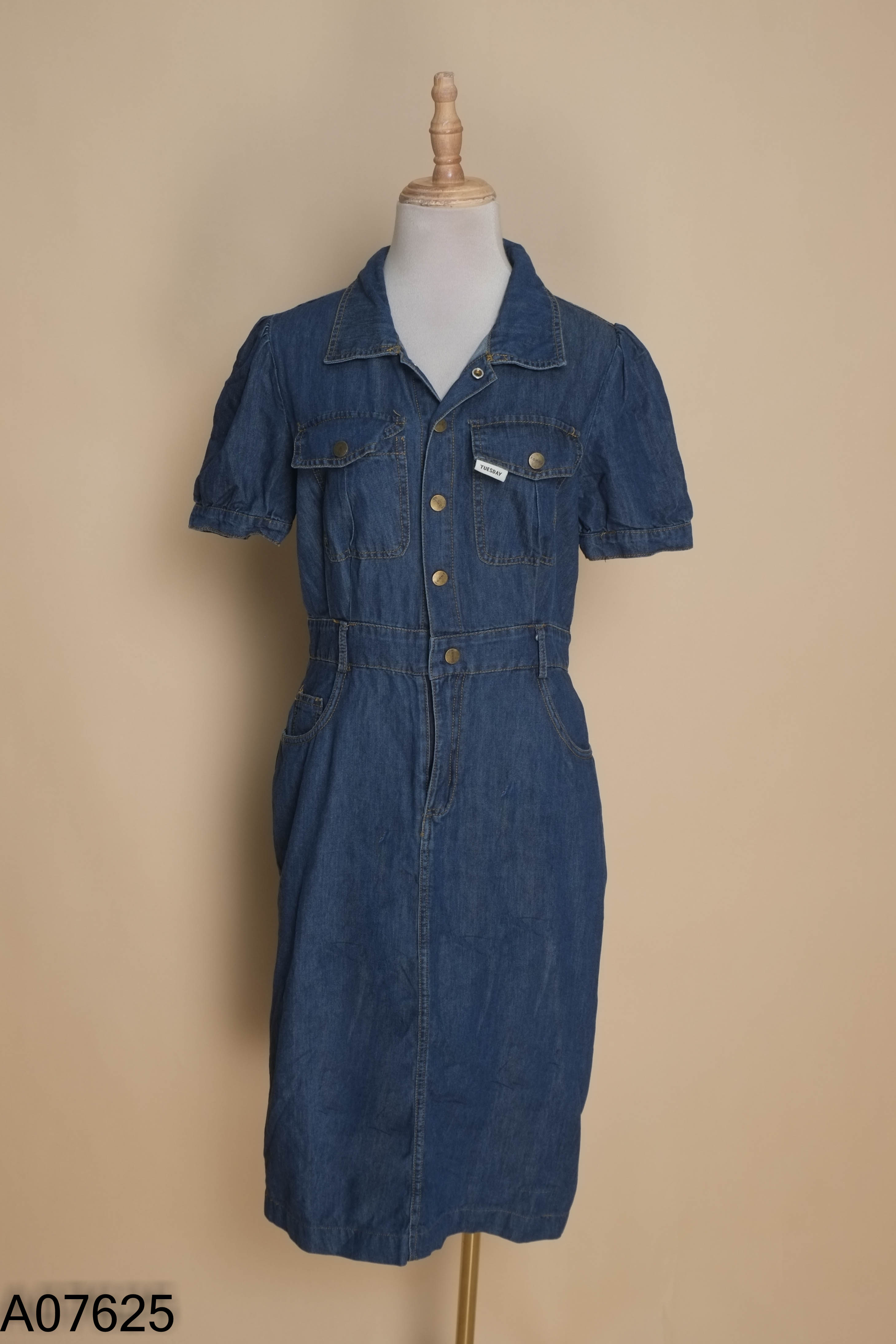 Váy jeans xanh cổ sơ mi