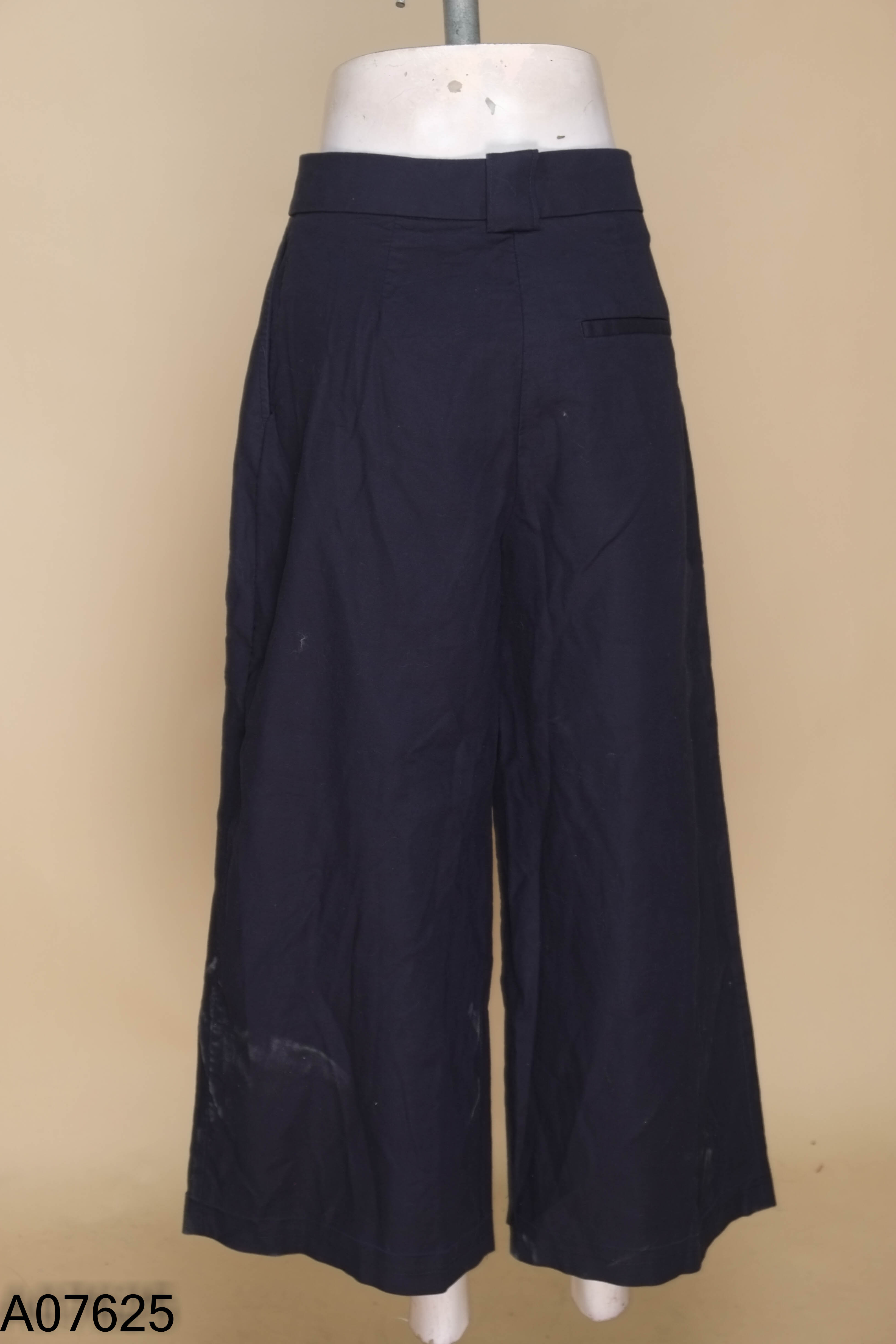 Quần BANANA REPUBLIC culottes vải xanh than