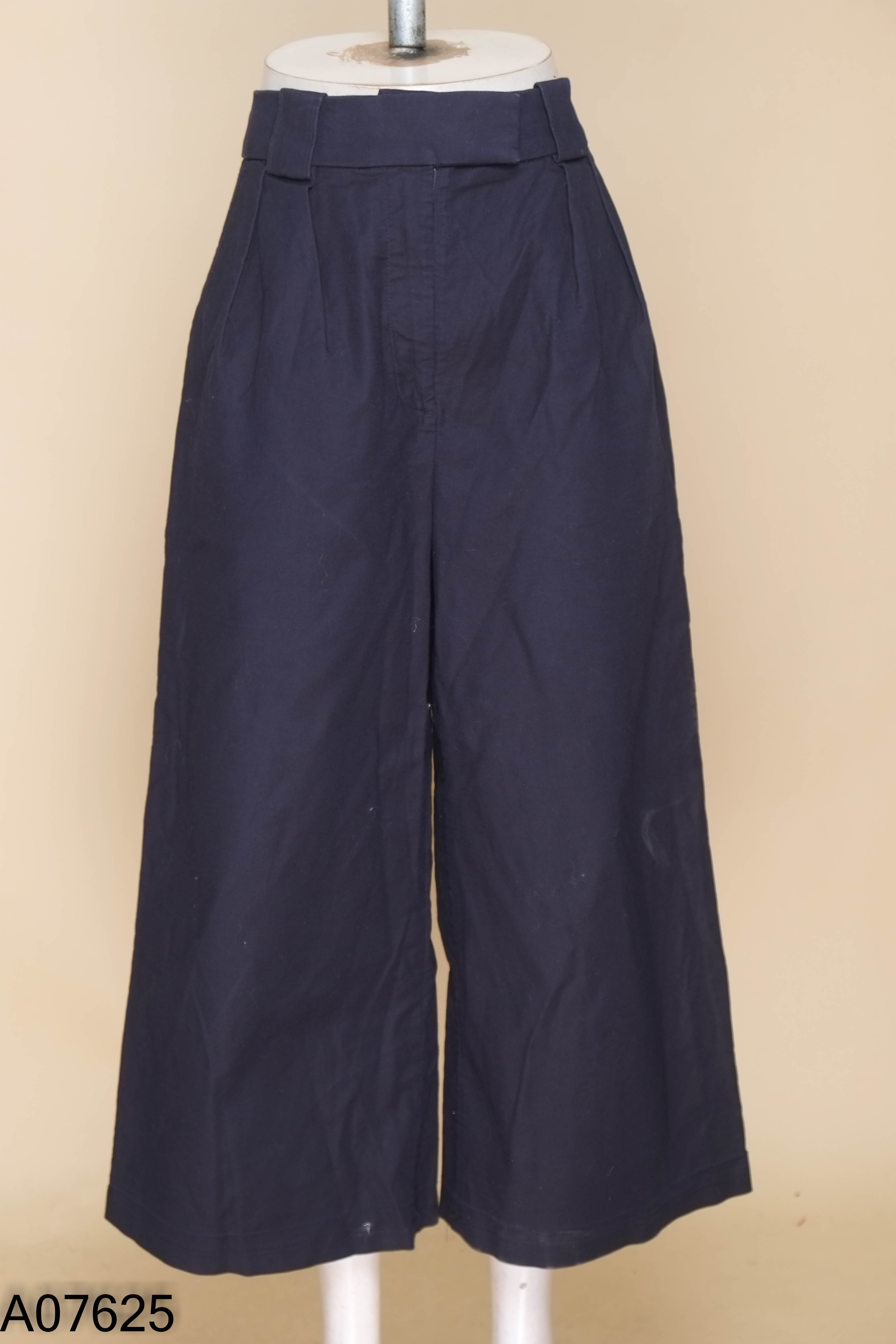 Quần BANANA REPUBLIC culottes vải xanh than