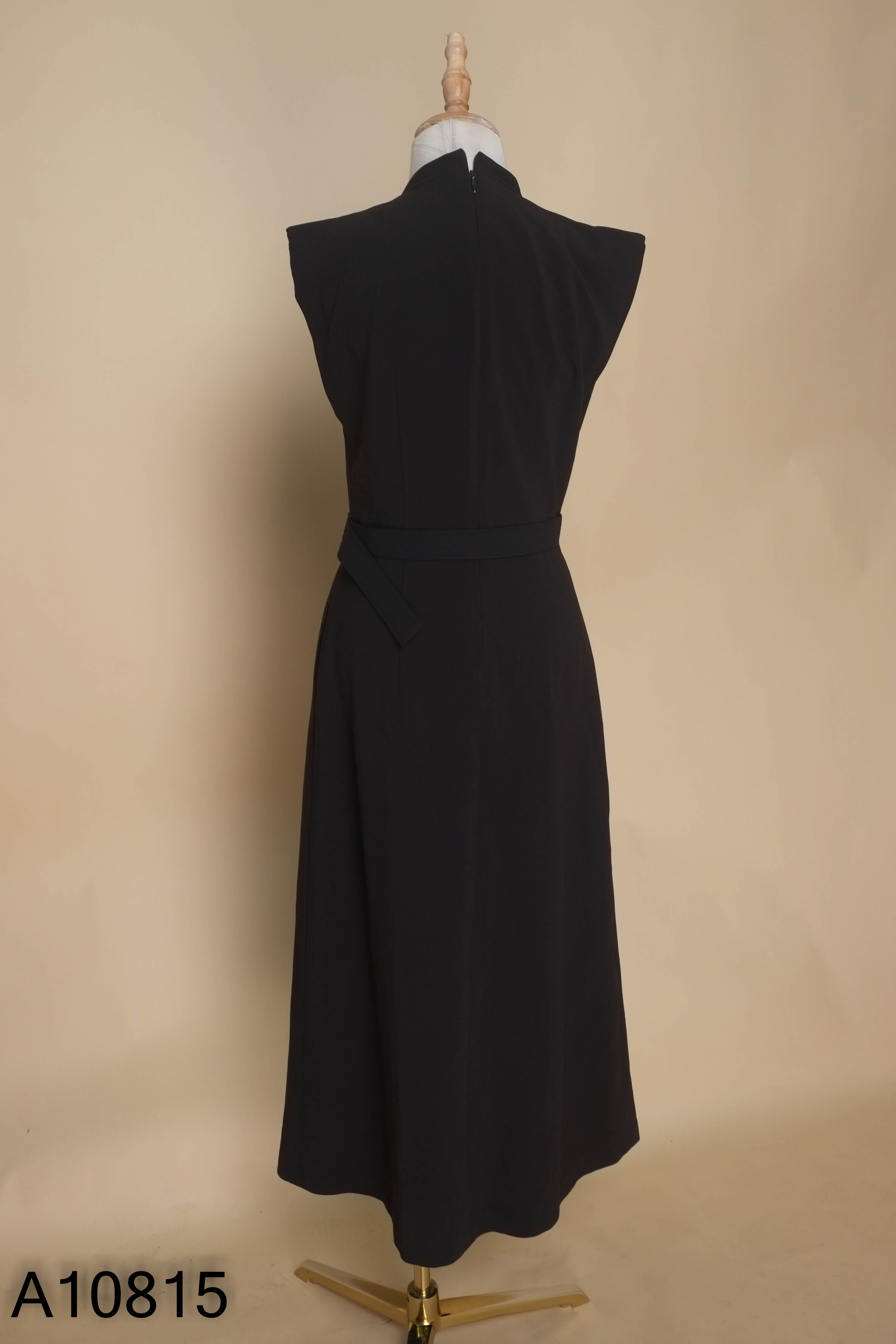 Váy đen D.CHIC phối đai