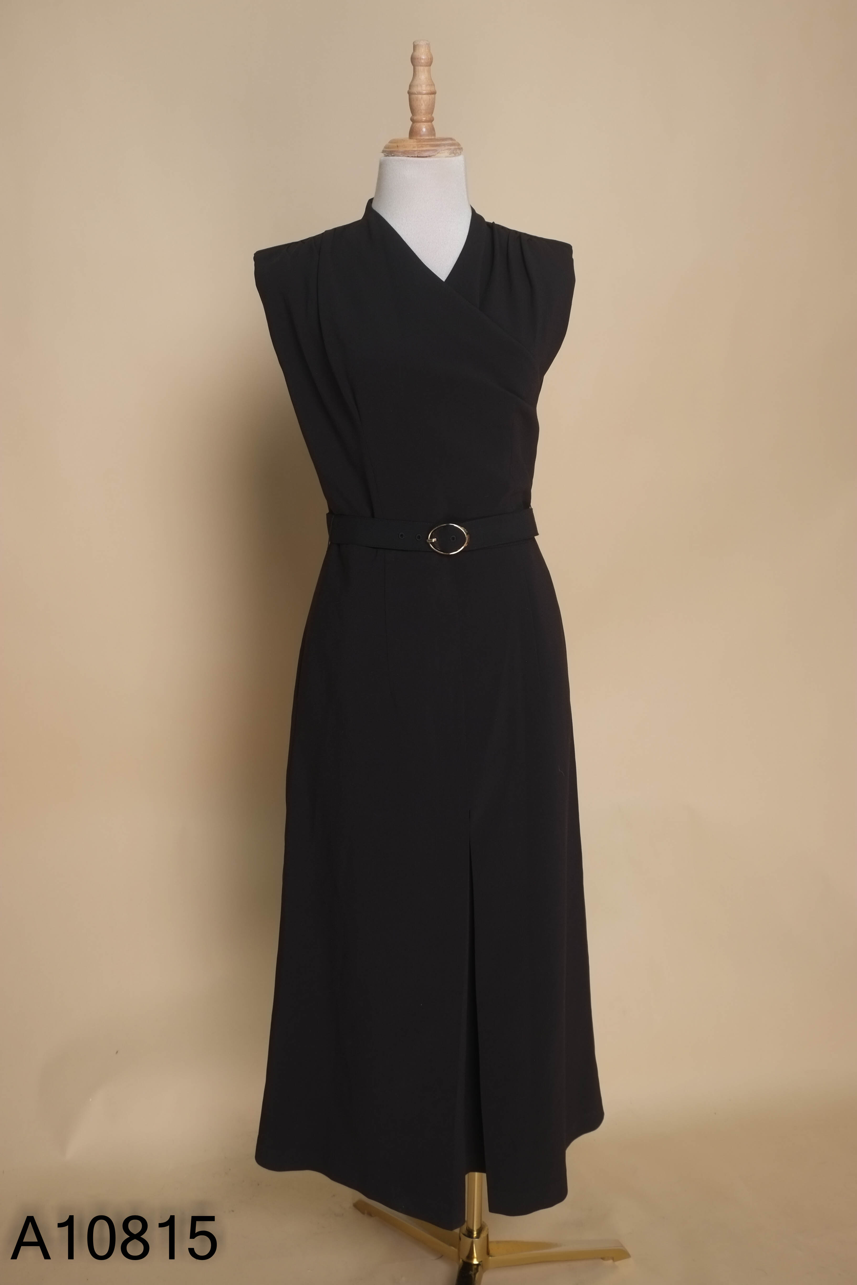 Váy đen D.CHIC phối đai
