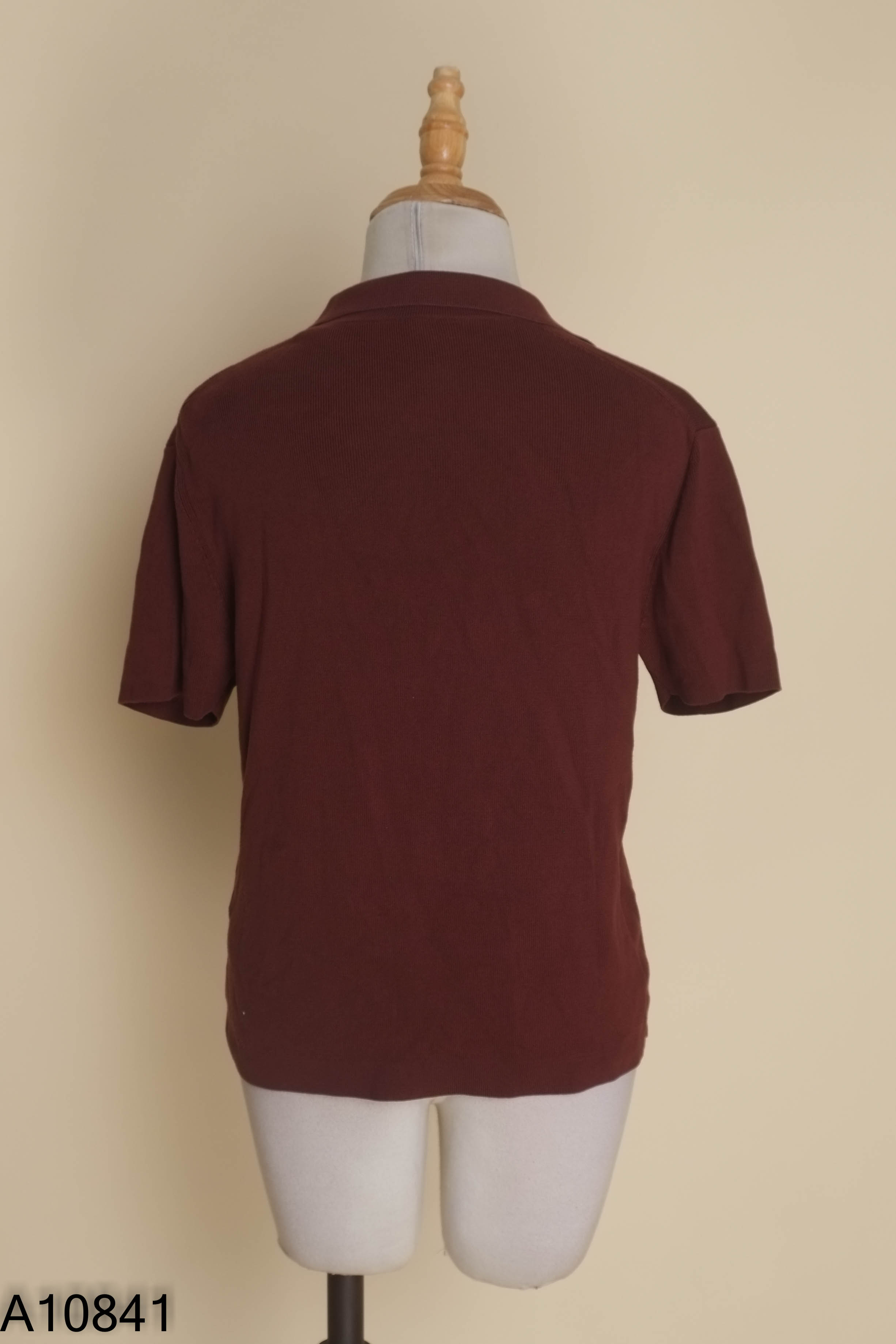 Áo len UNIQLO nâu đậm