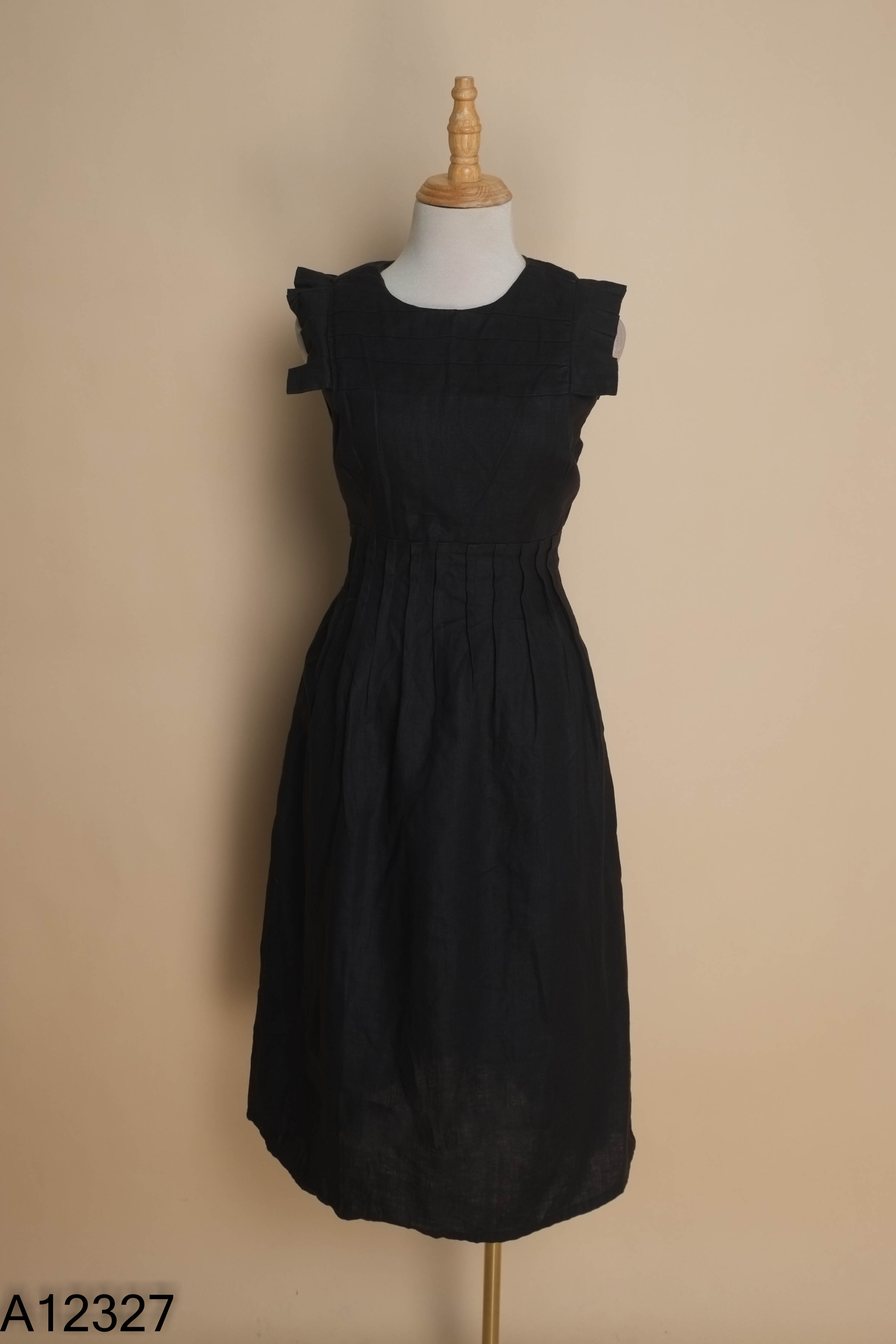 Váy linen đen FLEURIE gấp ly