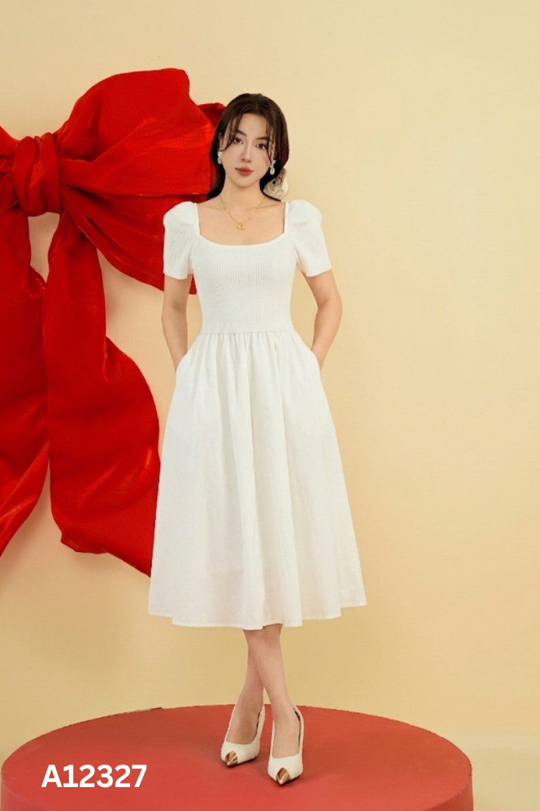 Váy be cổ vuông phối thô