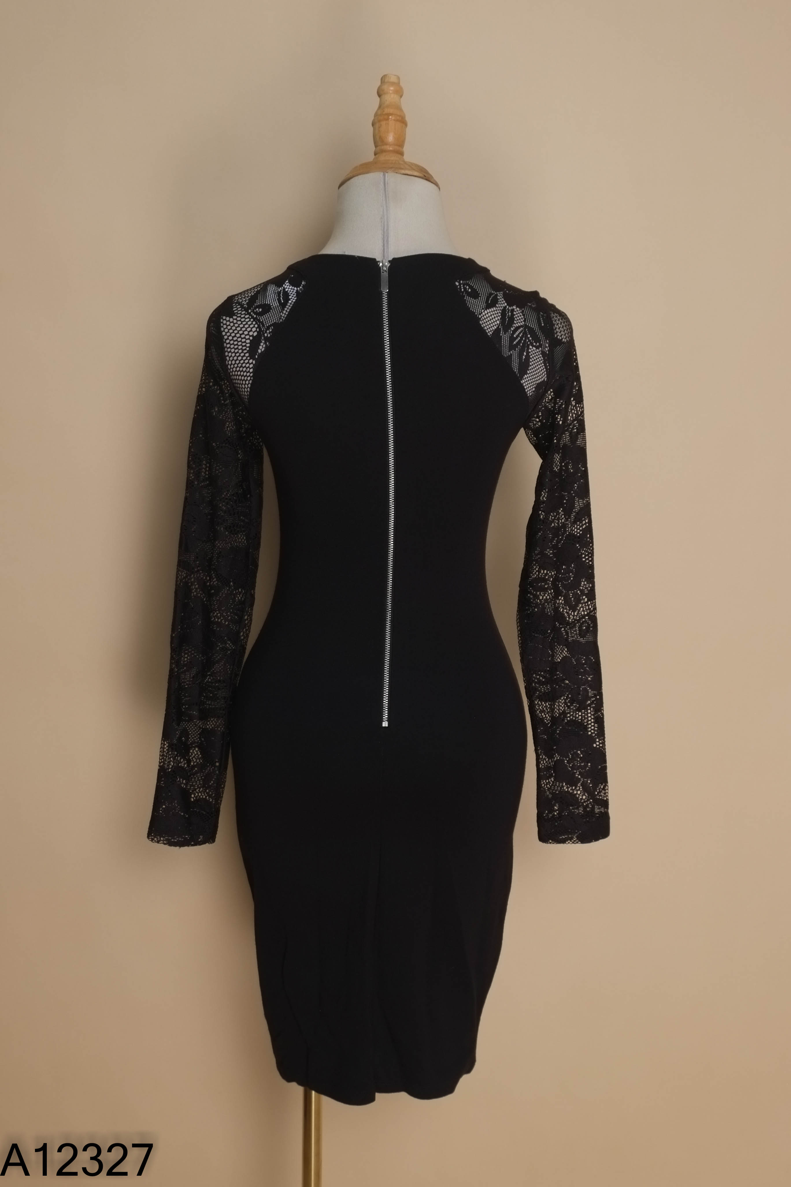 Váy đen FRENCH CONNECTION phối ren