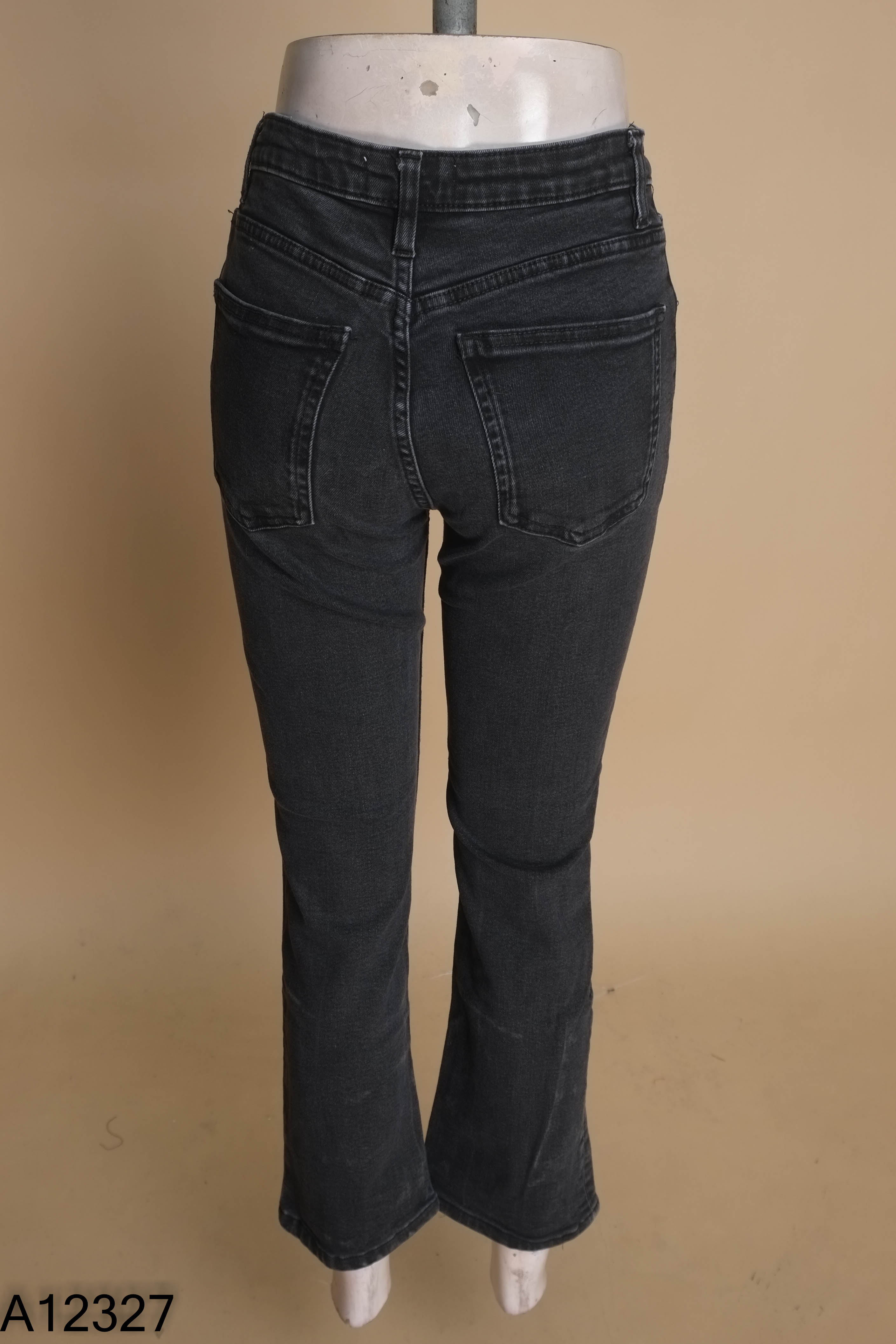 Quần jeans ZARA xám trơn