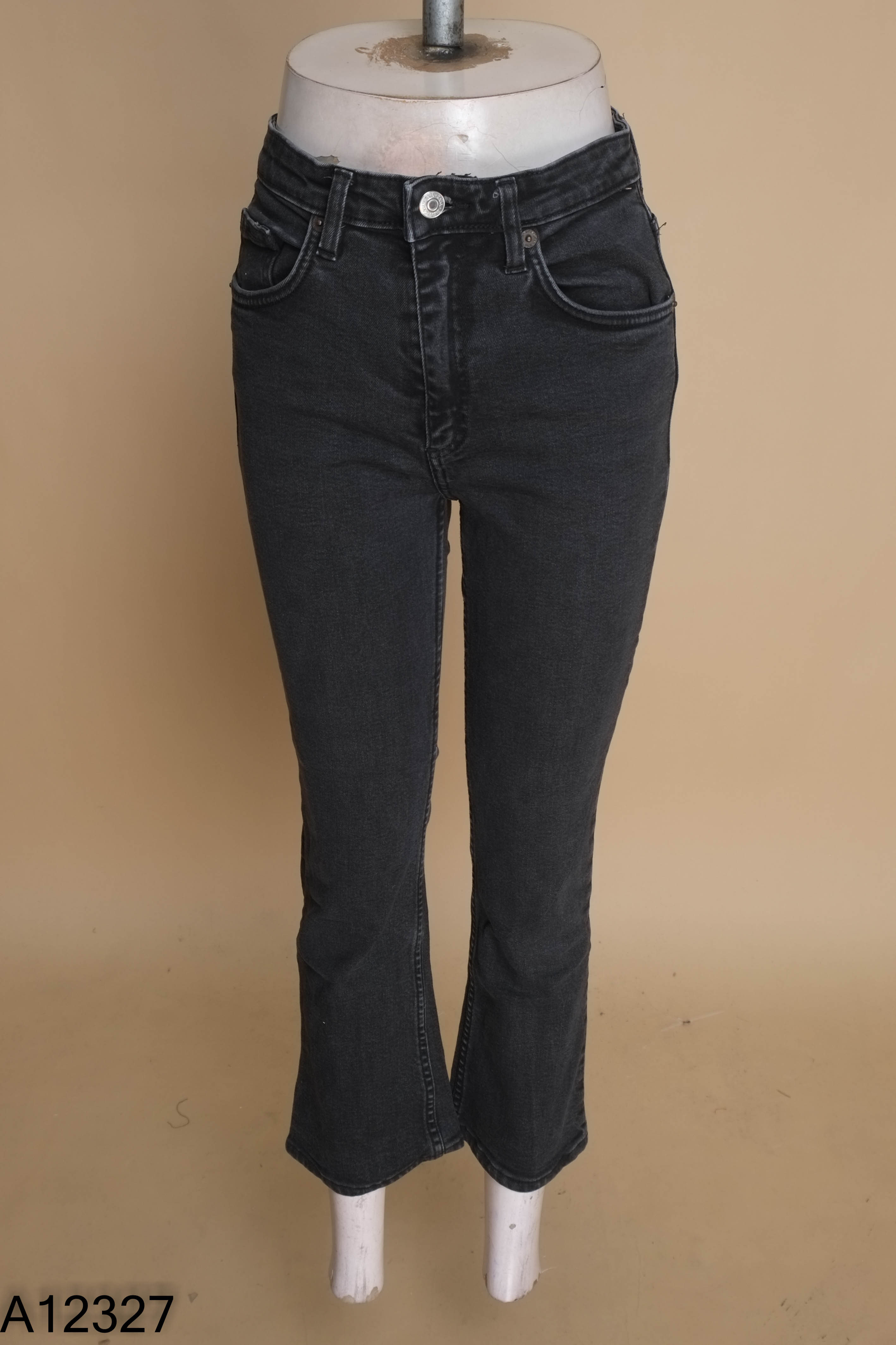 Quần jeans ZARA xám trơn