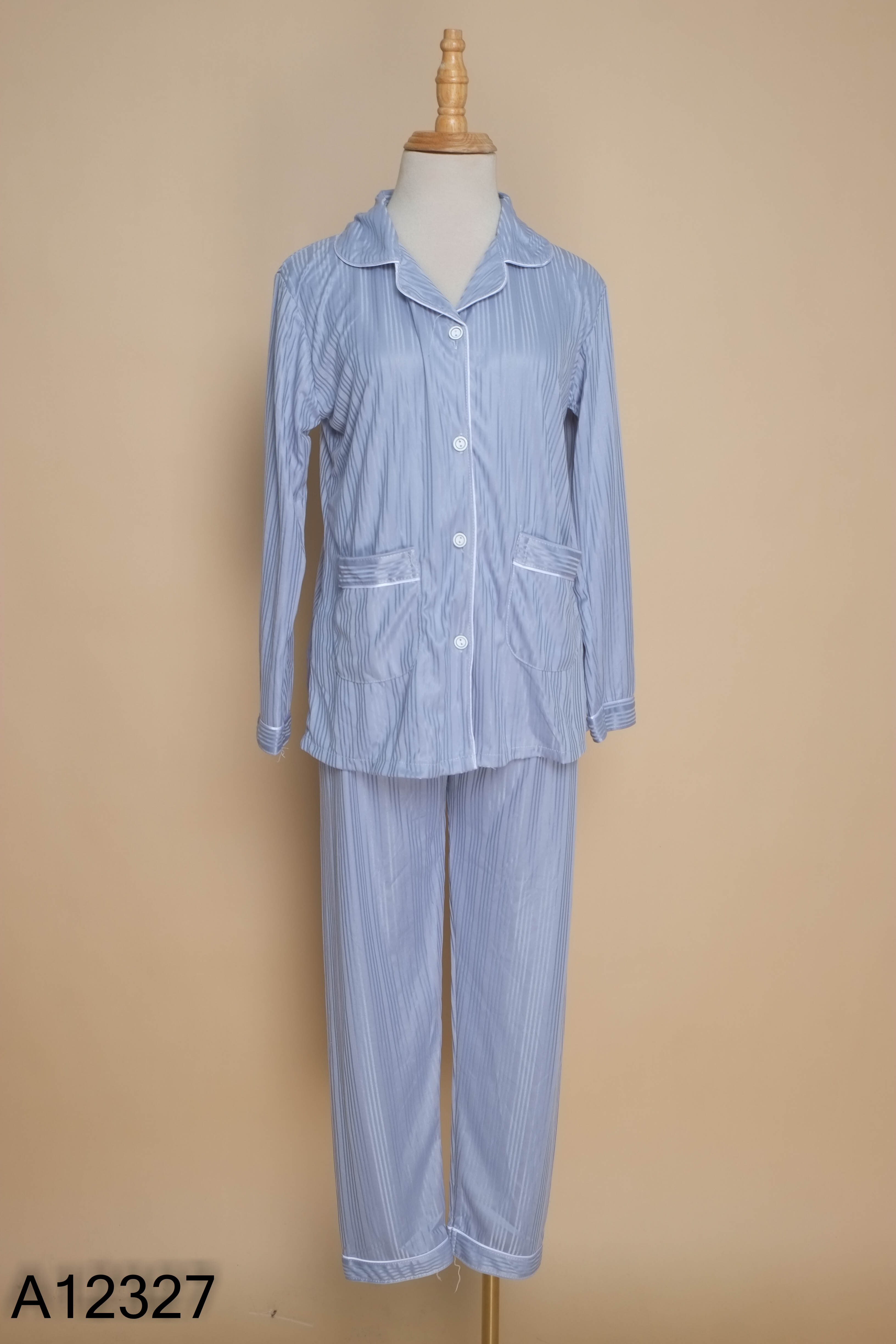 Set Pijama xanh viền trắng