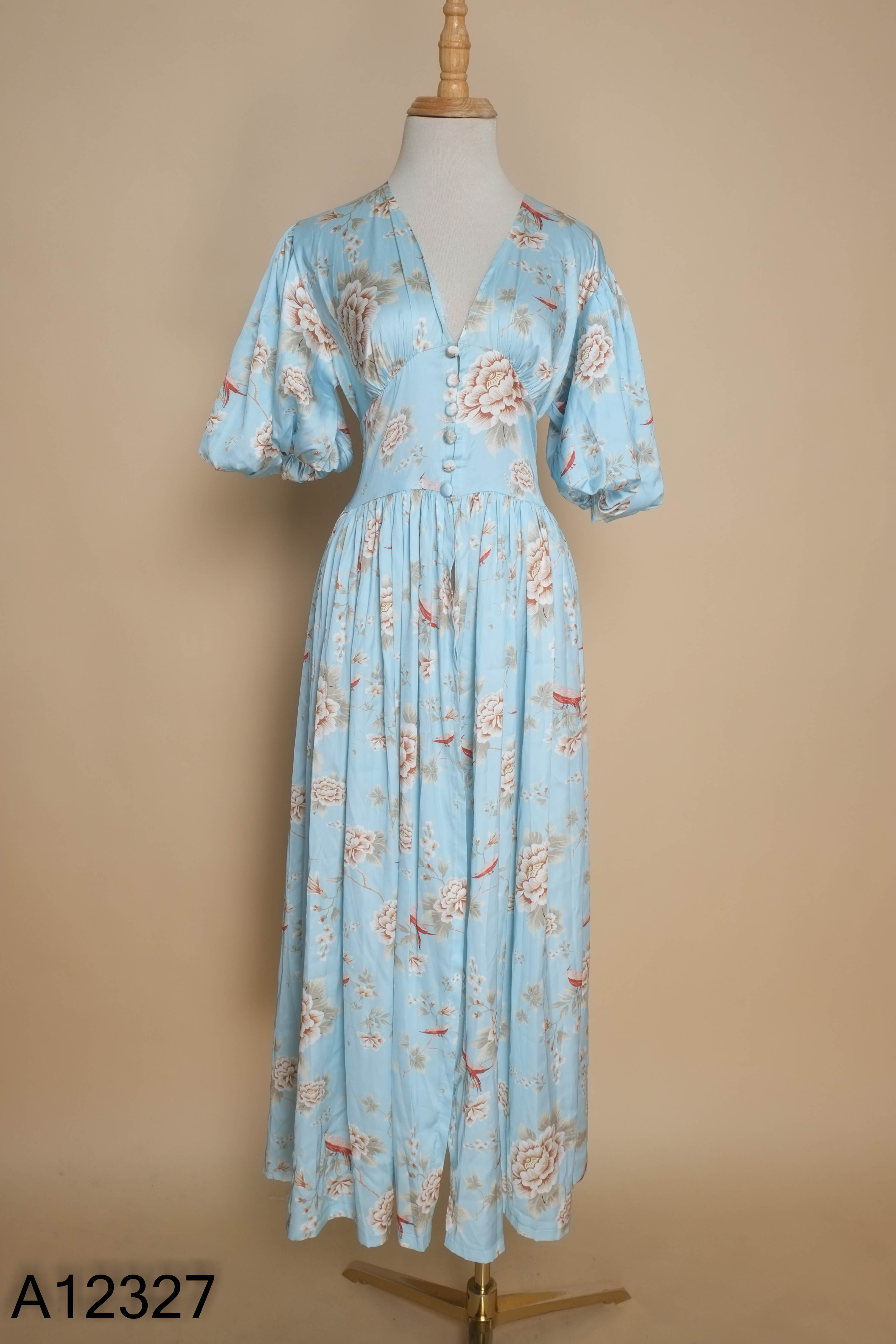NEWTAG Váy lụa xanh hoa EM WEAR buộc eo