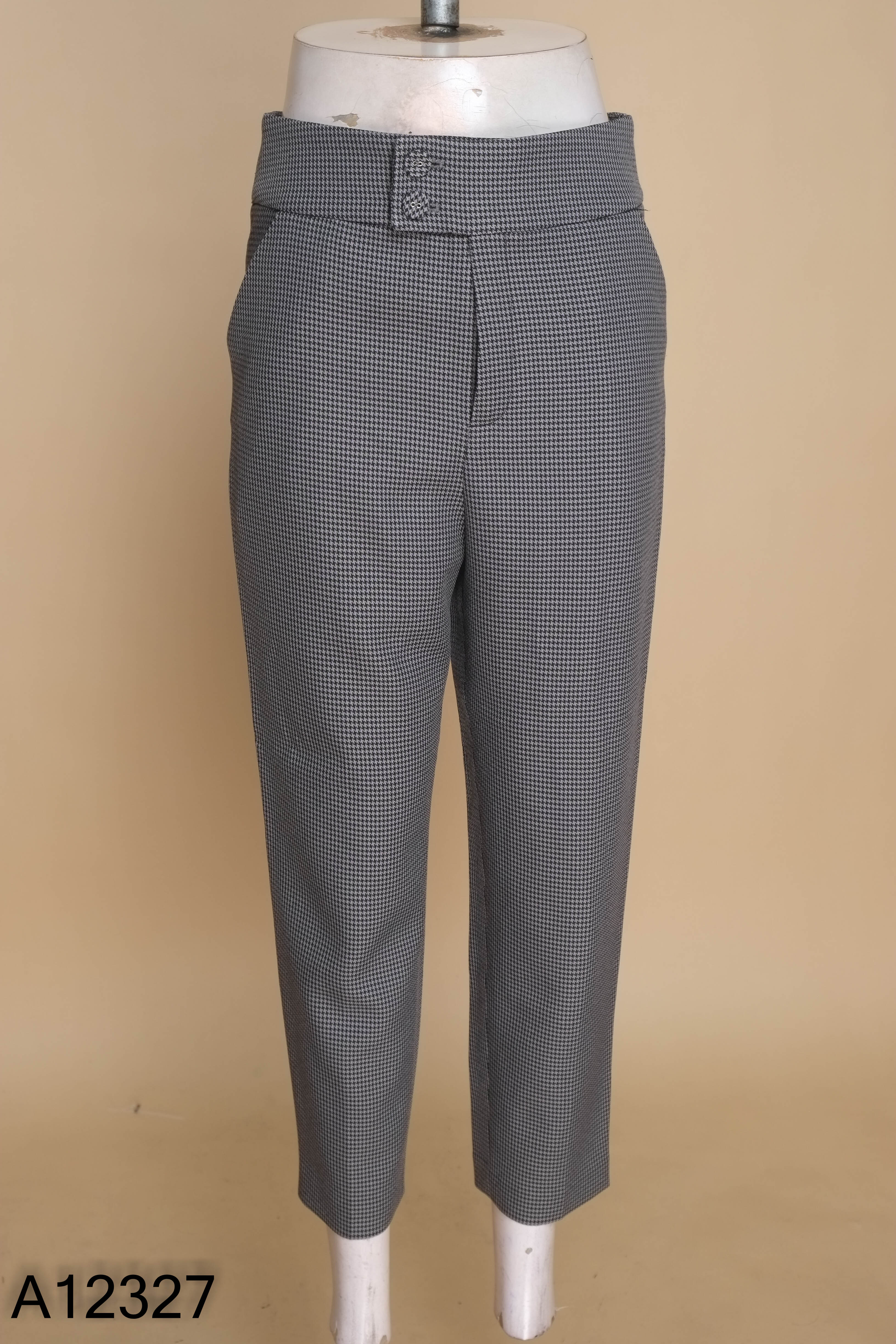 Quần xám D.CHIC họa tiết