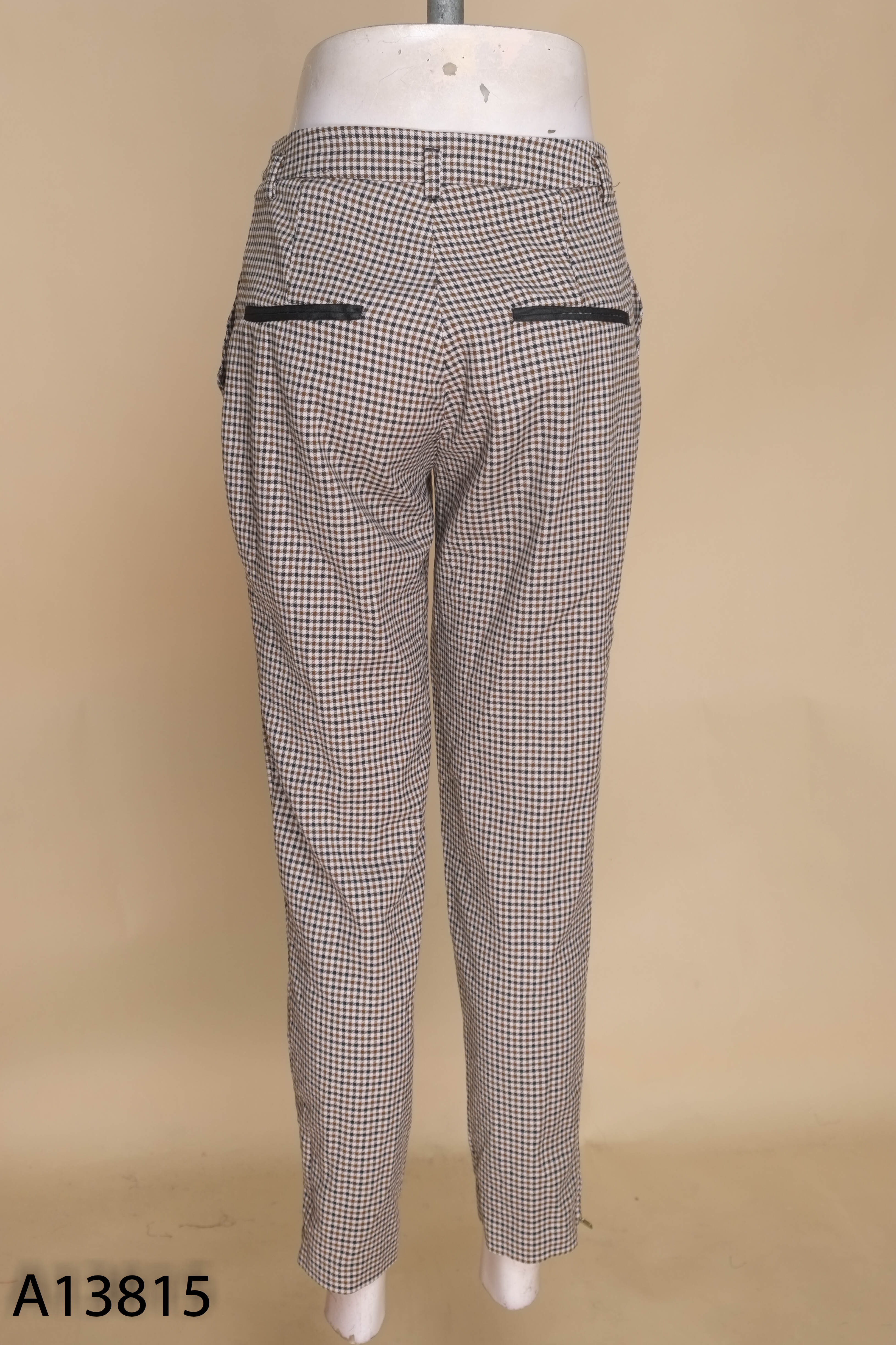 Quần nâu đen caro H&M dài