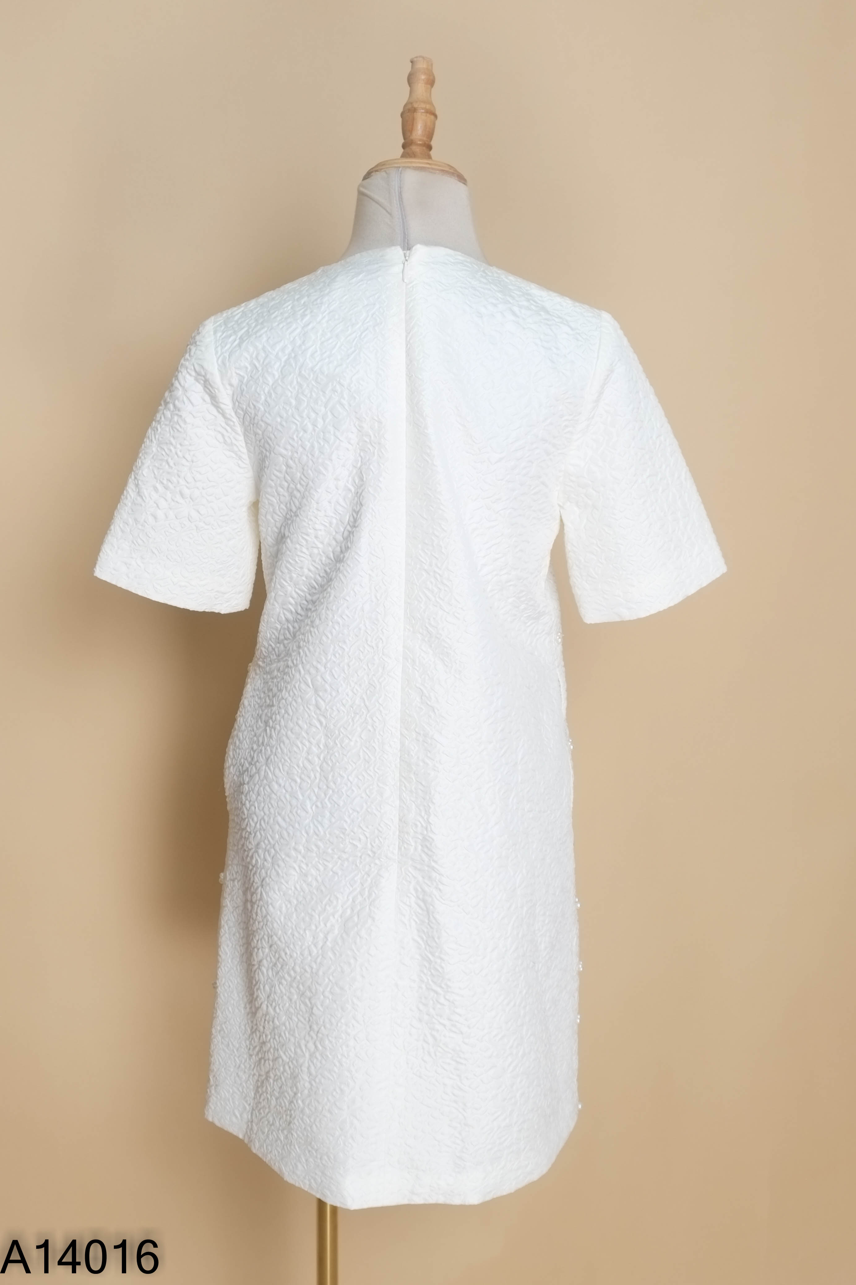 Váy trắng H'ALLURE đính ngọc